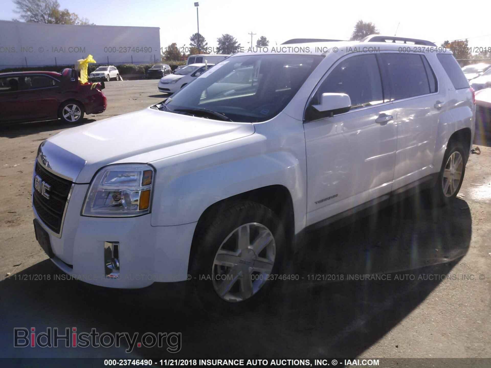 2011 GMC TERRAIN - VIN: 2CTALSEC3B6422238 - Photo 2