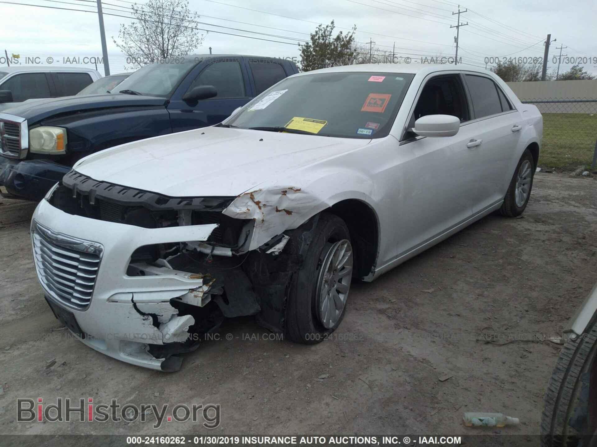 2013 CHRYSLER 300 - VIN: 2C3CCAAG4DH504546 - Фото 2