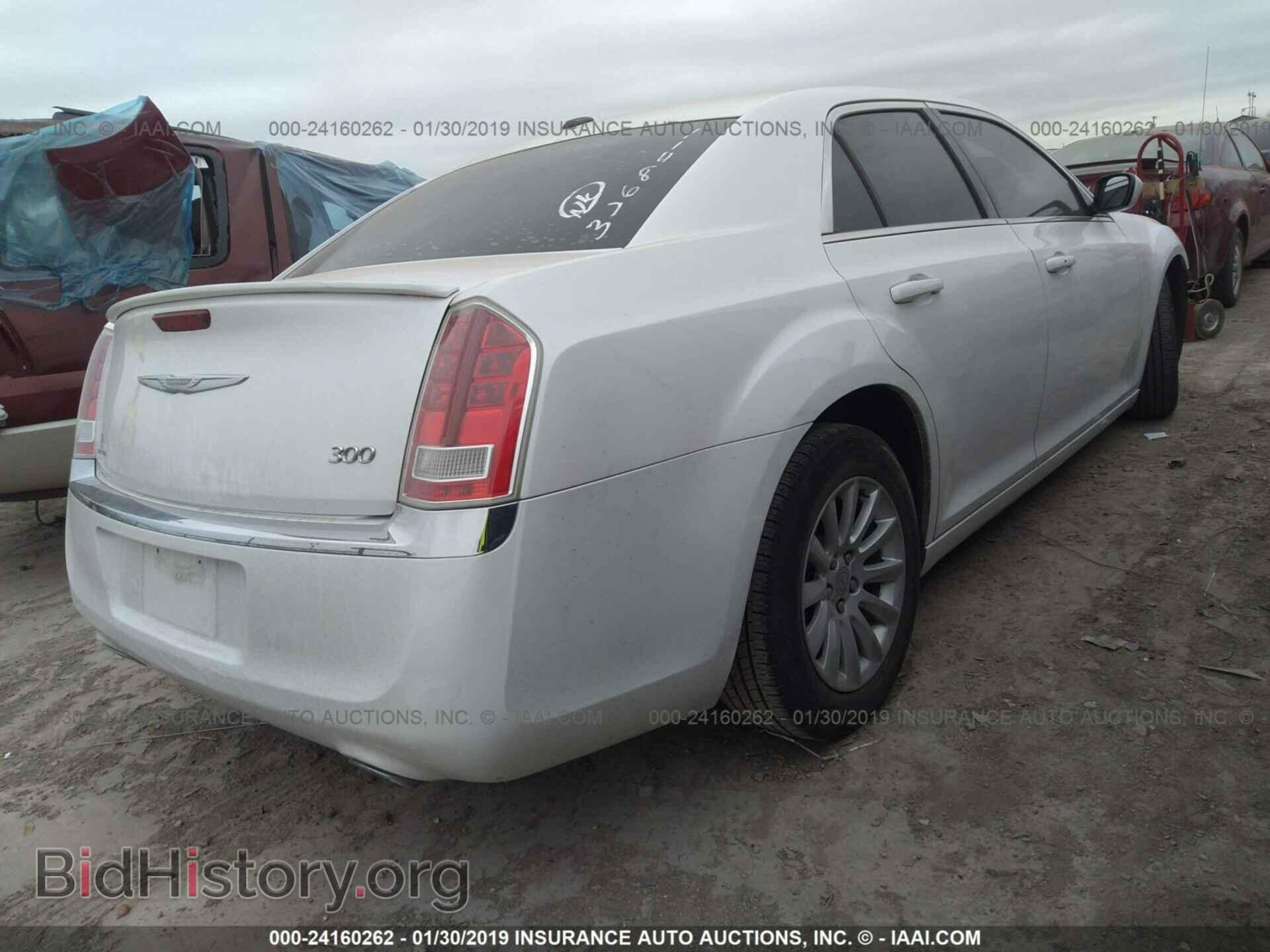 2013 CHRYSLER 300 - VIN: 2C3CCAAG4DH504546 - Фото 4