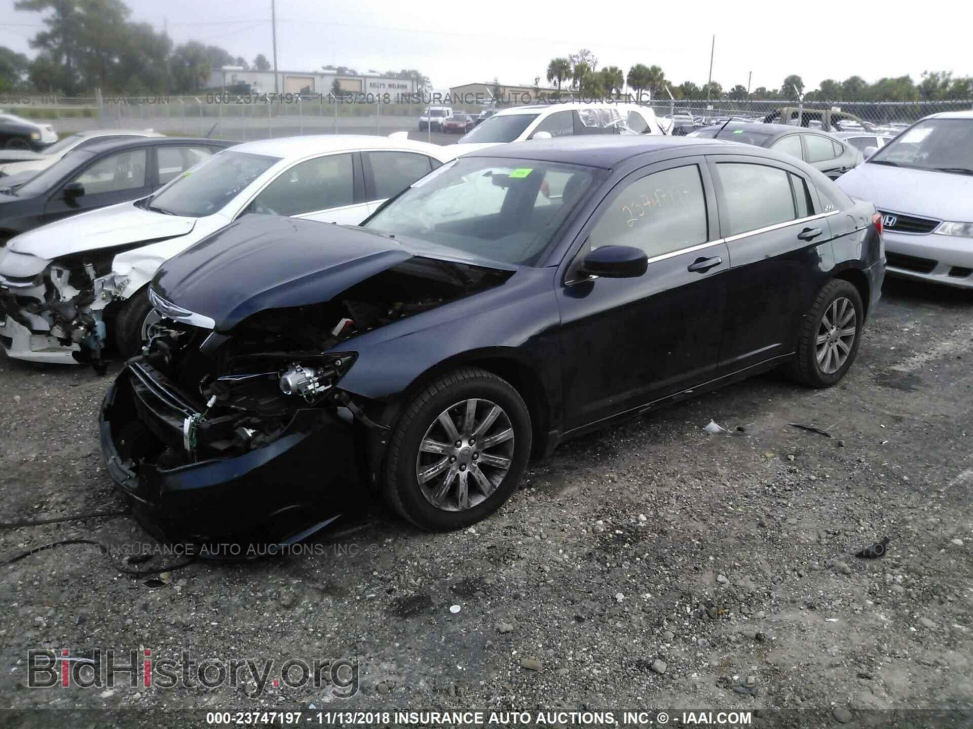 2013 CHRYSLER 200 - VIN: 1C3CCBBB9DN696093 - Фото 2