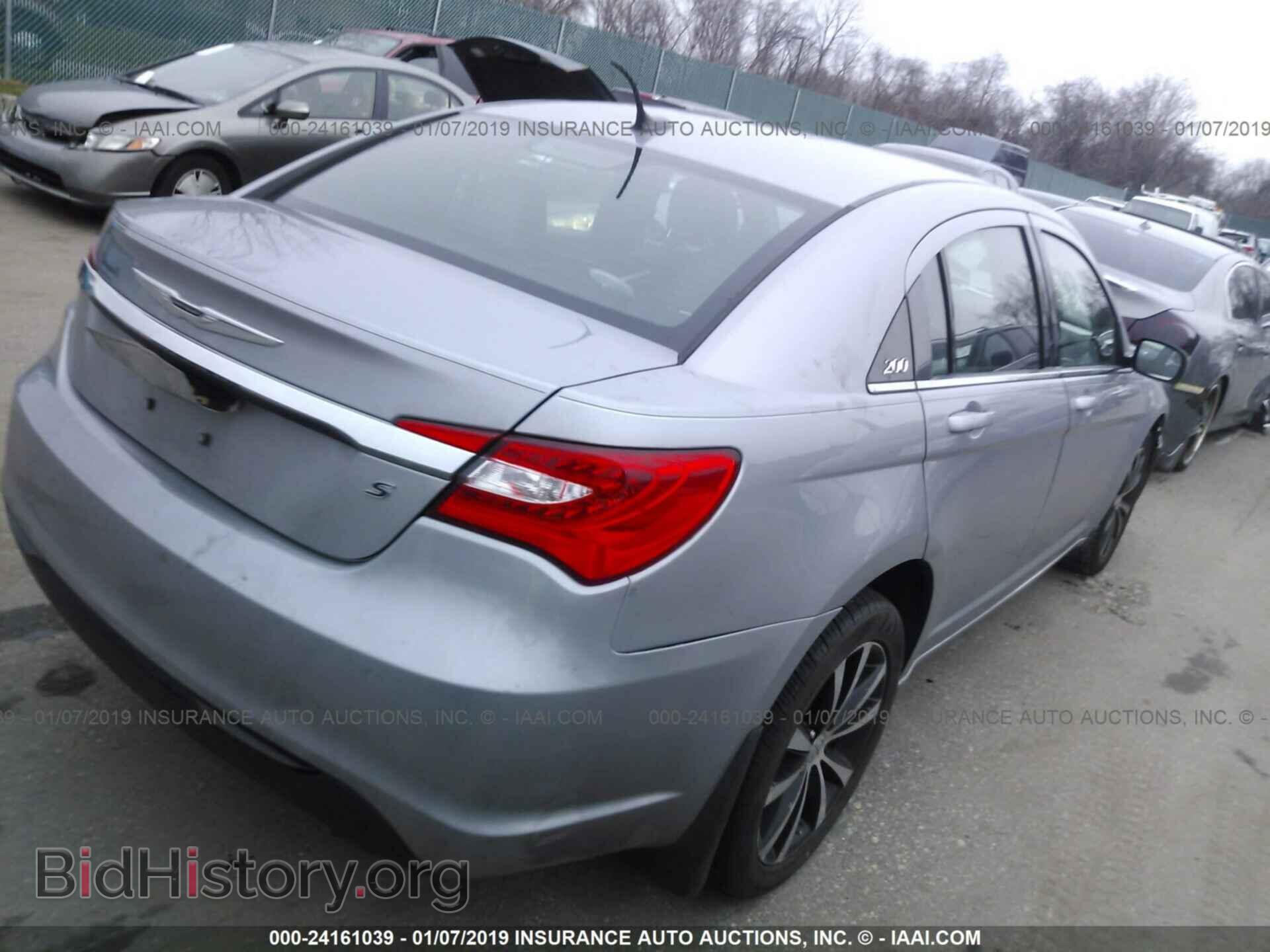 2013 CHRYSLER 200 - VIN: 1C3CCBCG2DN524904 - Photo 4