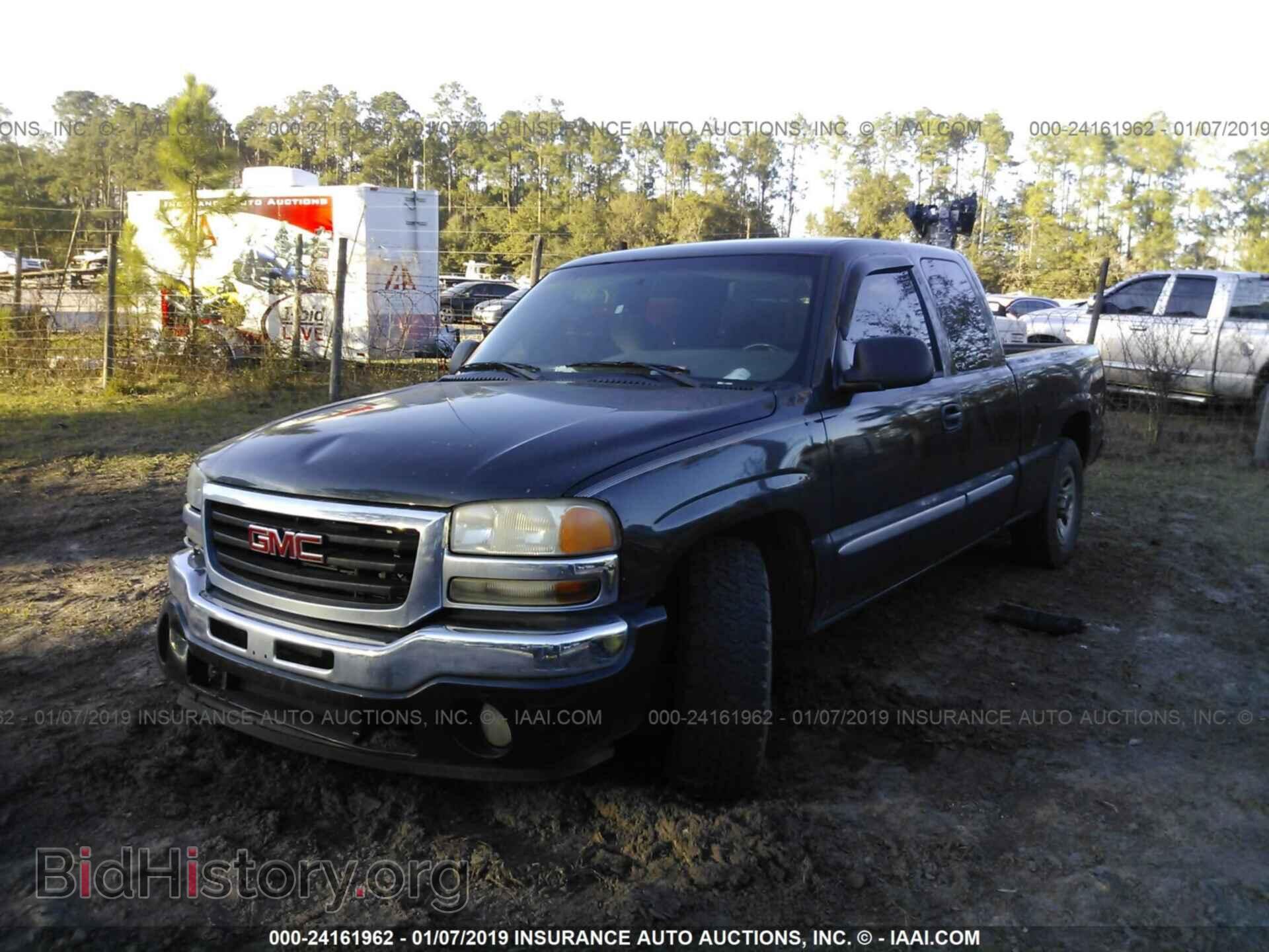 2005 GMC NEW SIERRA - VIN: 2GTEC19T151315420 - Фото 2