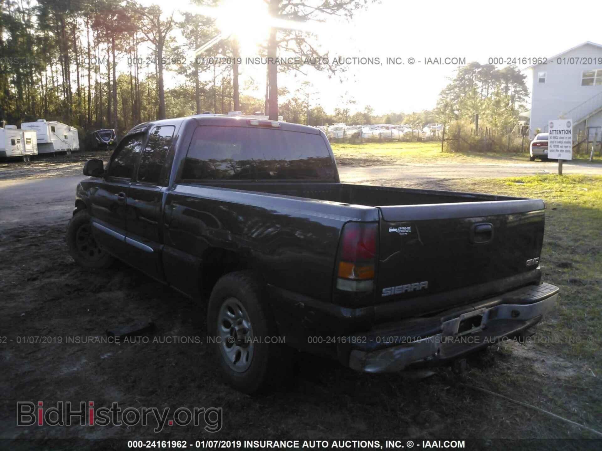 2005 GMC NEW SIERRA - VIN: 2GTEC19T151315420 - Фото 3