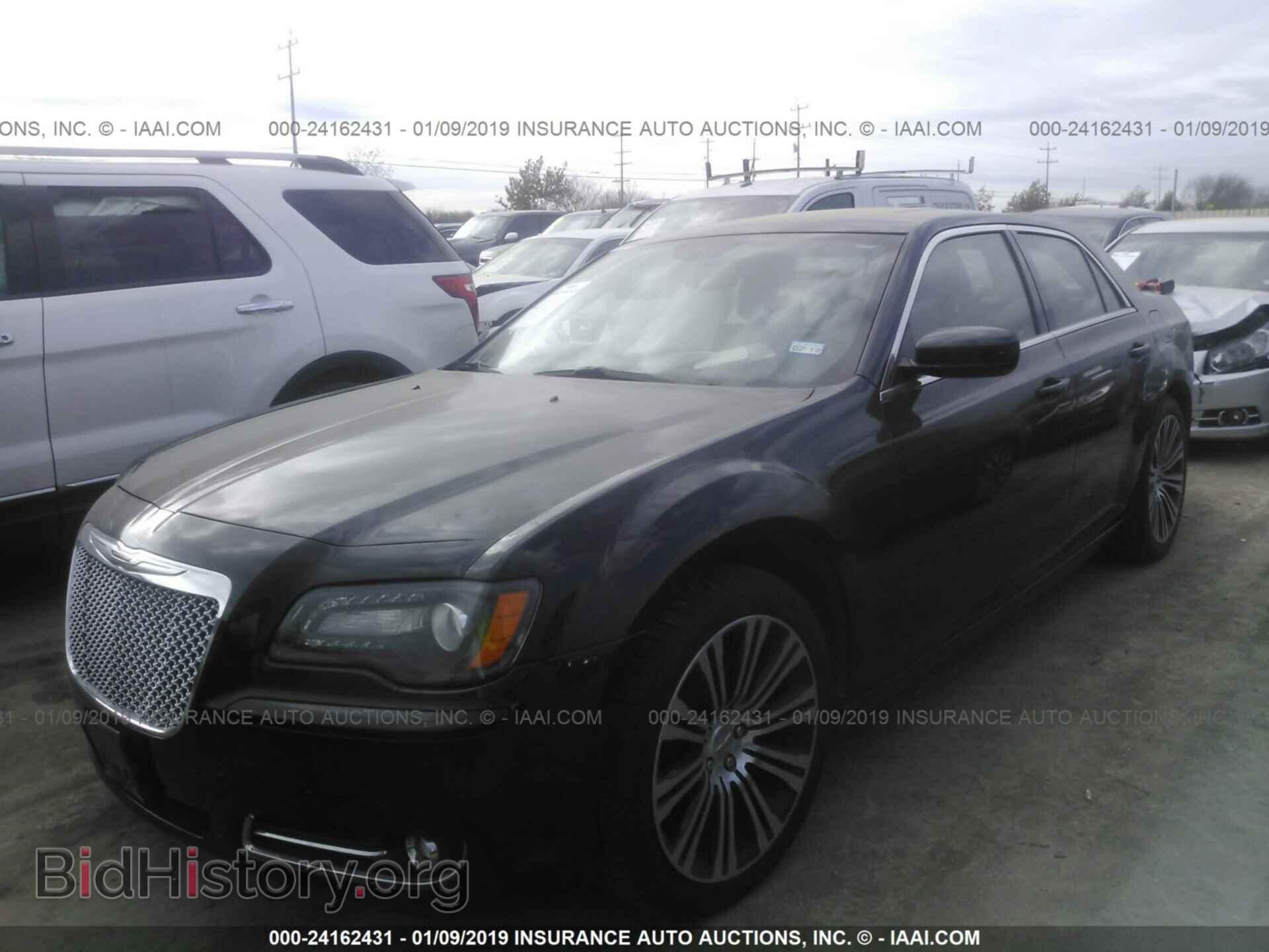 2013 CHRYSLER 300 - VIN: 2C3CCABG1DH731529 - Фото 2