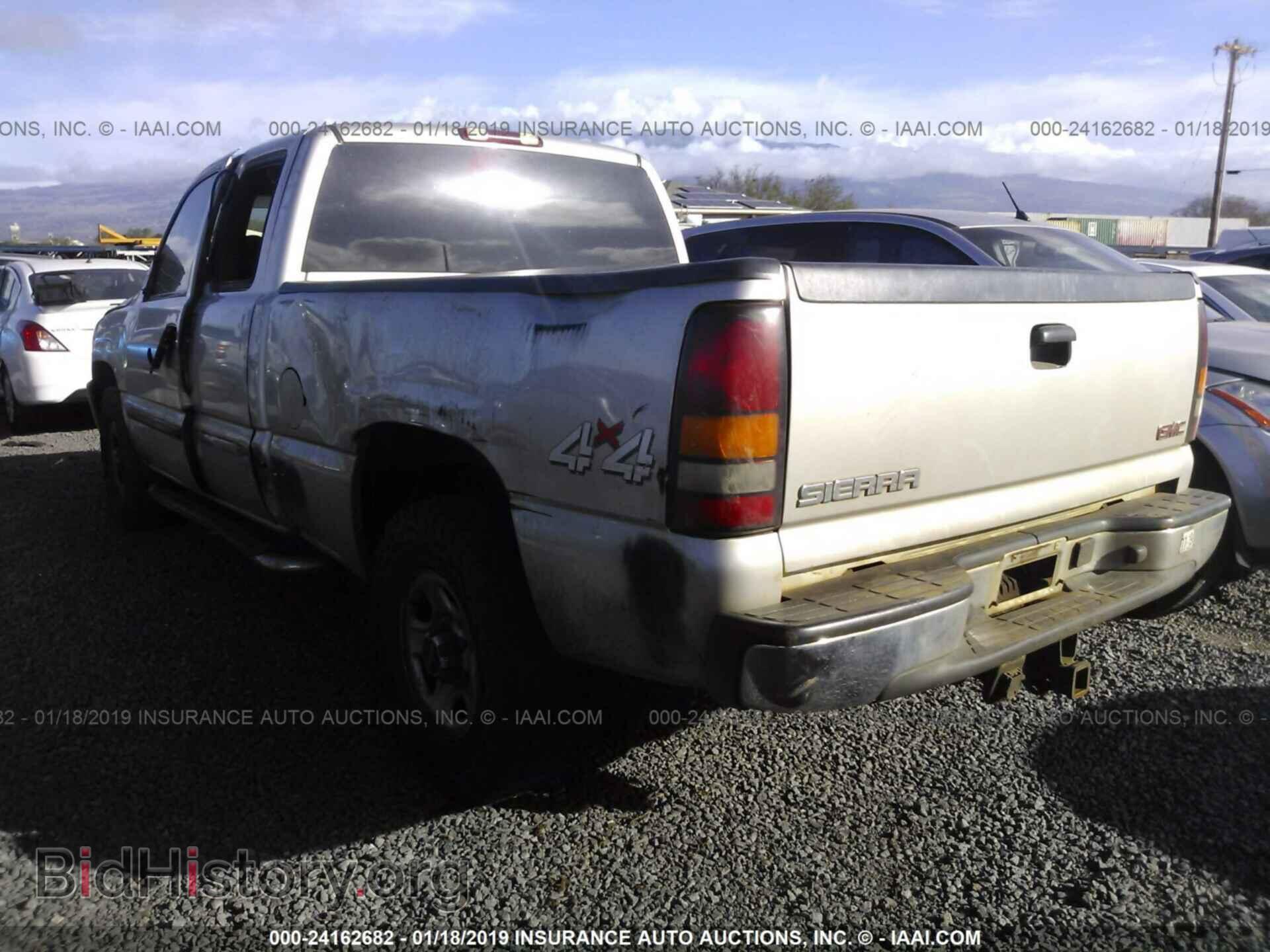 2004 GMC NEW SIERRA - VIN: 2GTEK19TX41296108 - Фото 3