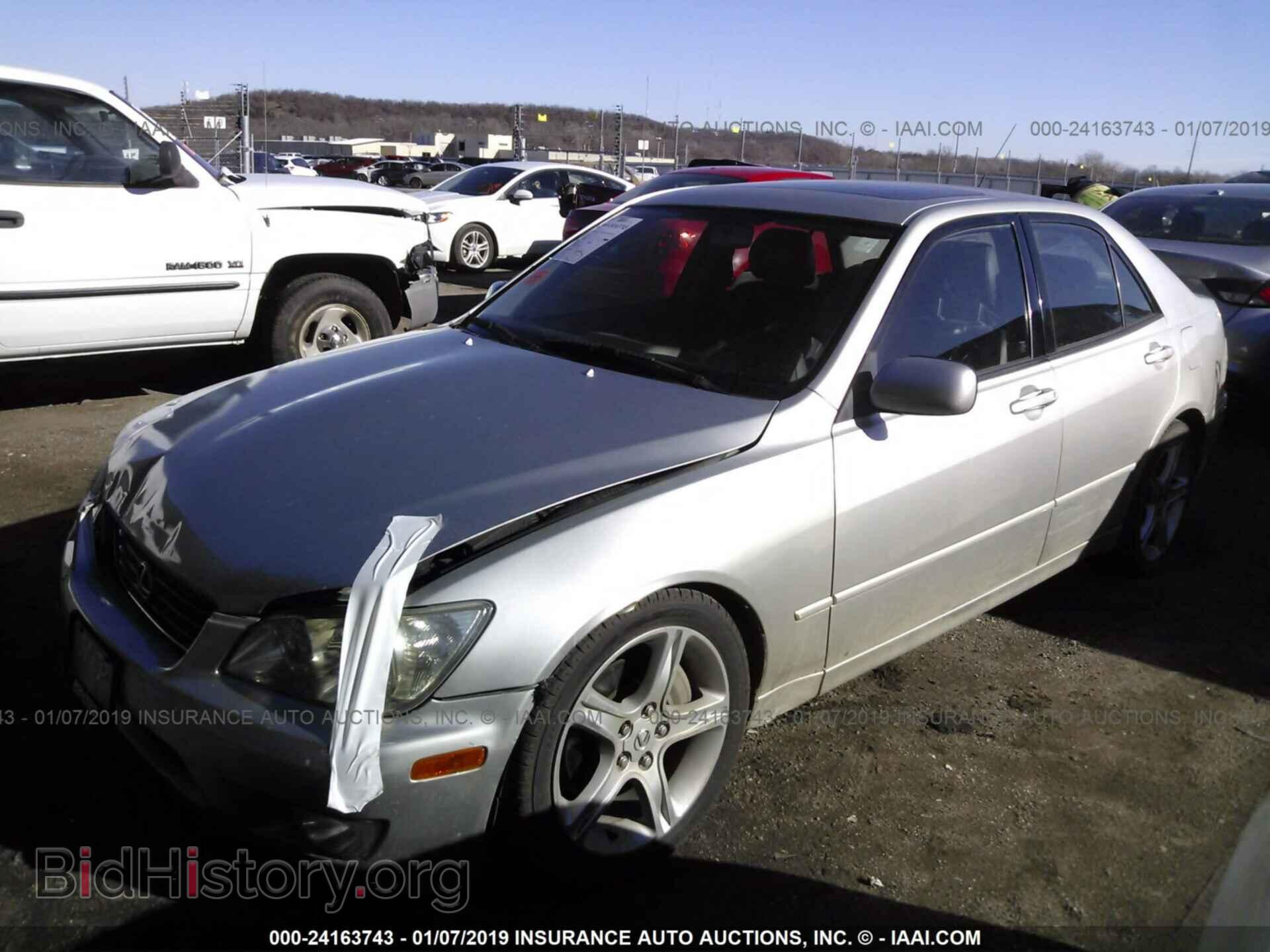 2001 LEXUS IS - VIN: JTHBD182X10013167 - Фото 2