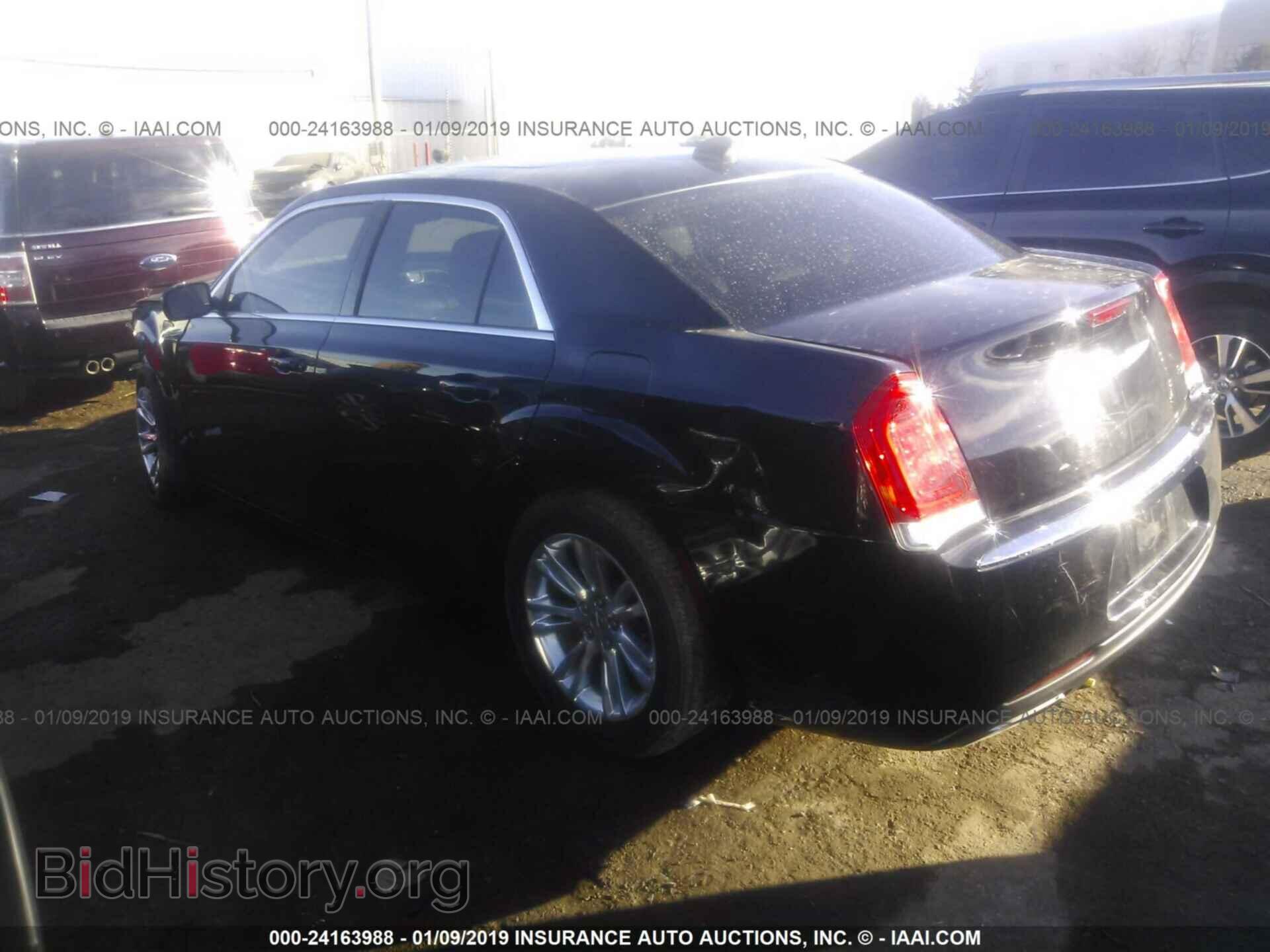 2017 CHRYSLER 300 - VIN: 2C3CCAAG3HH661913 - Фото 3