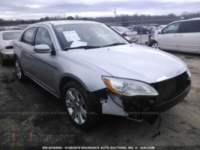 2012 Chrysler 200 LX, серебристый — VIN 1C3CCBABXCN179823, IAAI