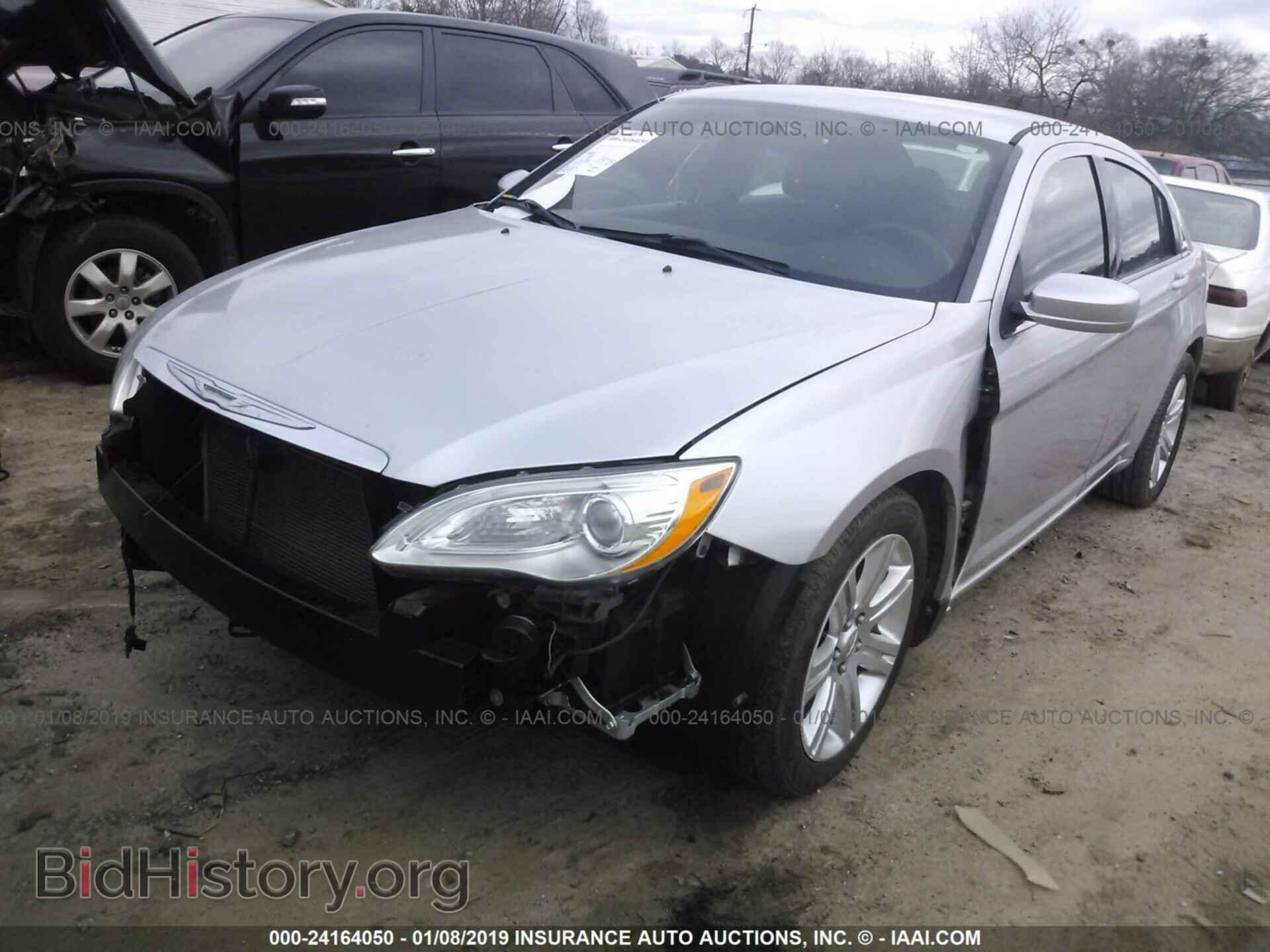 2012 CHRYSLER 200 - VIN: 1C3CCBABXCN179823 - Фото 2