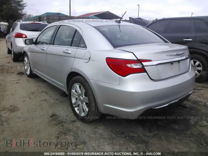 2012 Chrysler 200 (VIN 1C3CCBABXCN179823) — фото 3 из 10