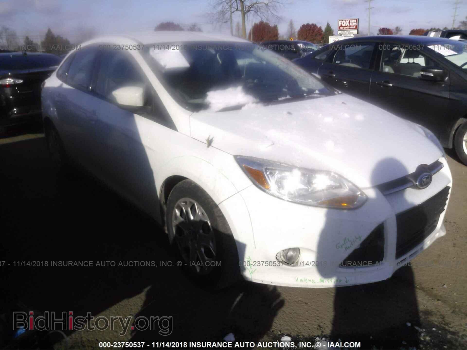 Photo 1FAHP3F24CL389968 - FORD FOCUS 2012