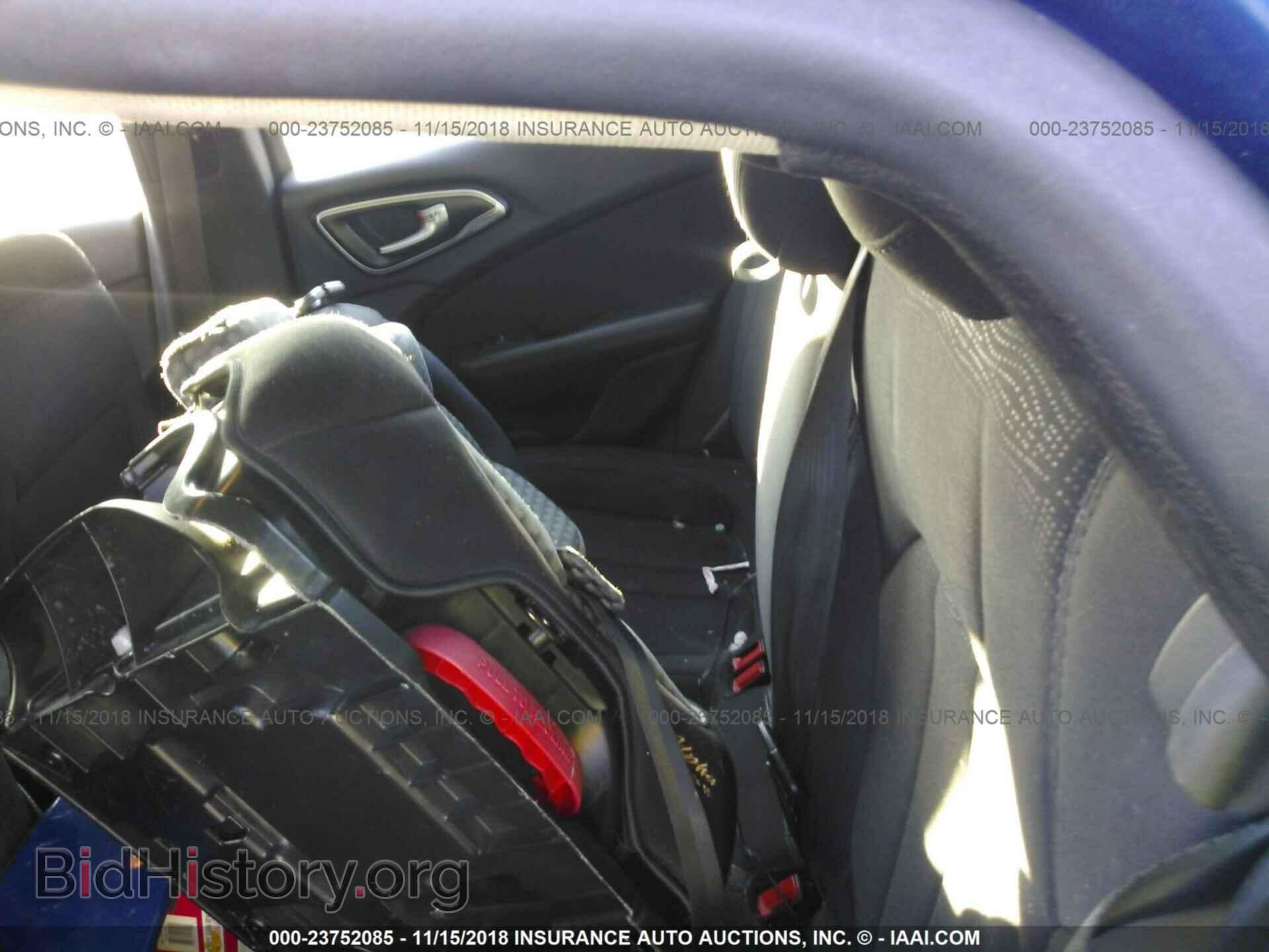 2015 CHRYSLER 200 - VIN: 1C3CCCAB5FN749236 - Фото 8