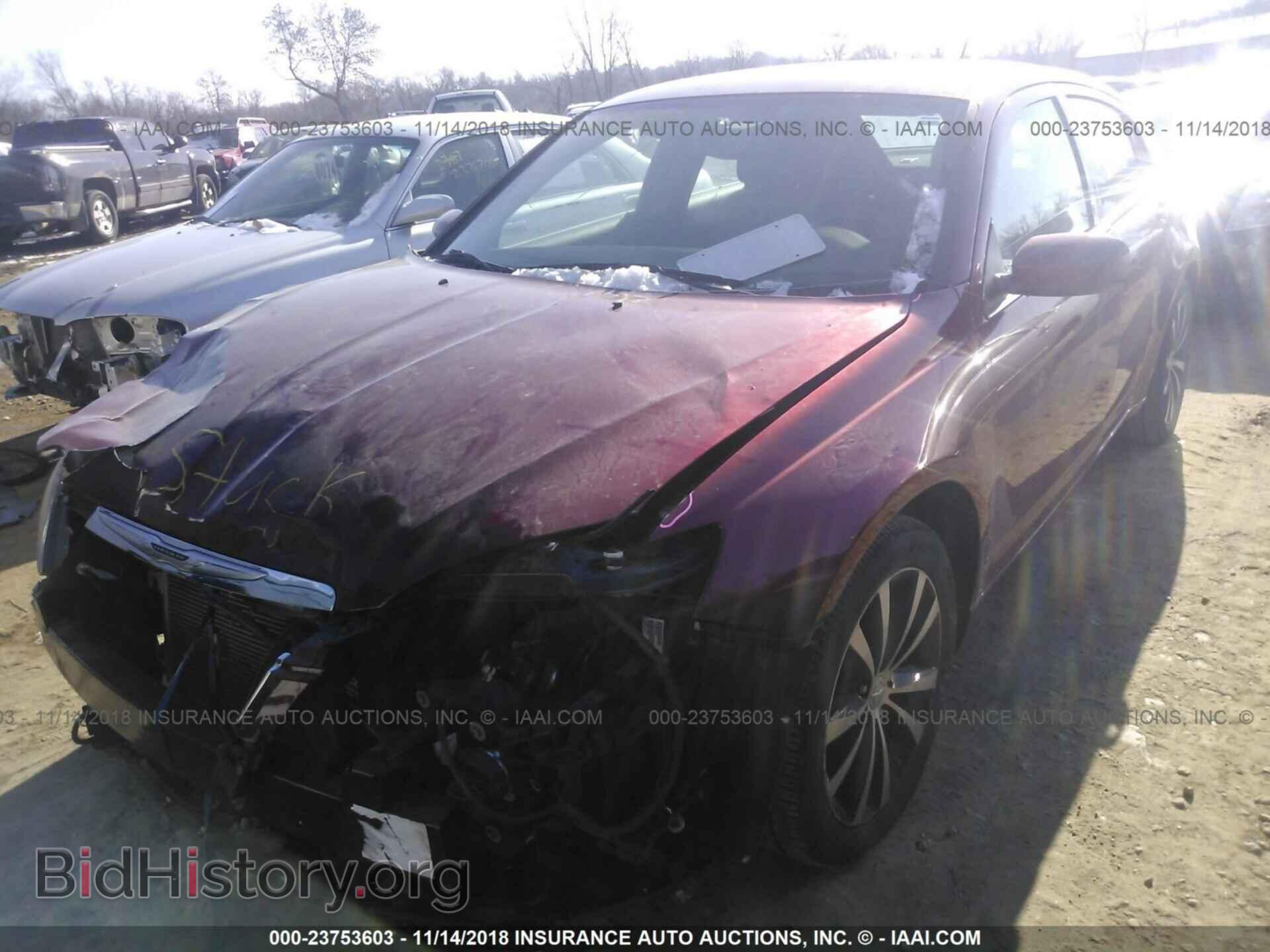 2011 CHRYSLER 200 - VIN: 1C3BC8FGXBN572125 - Фото 2