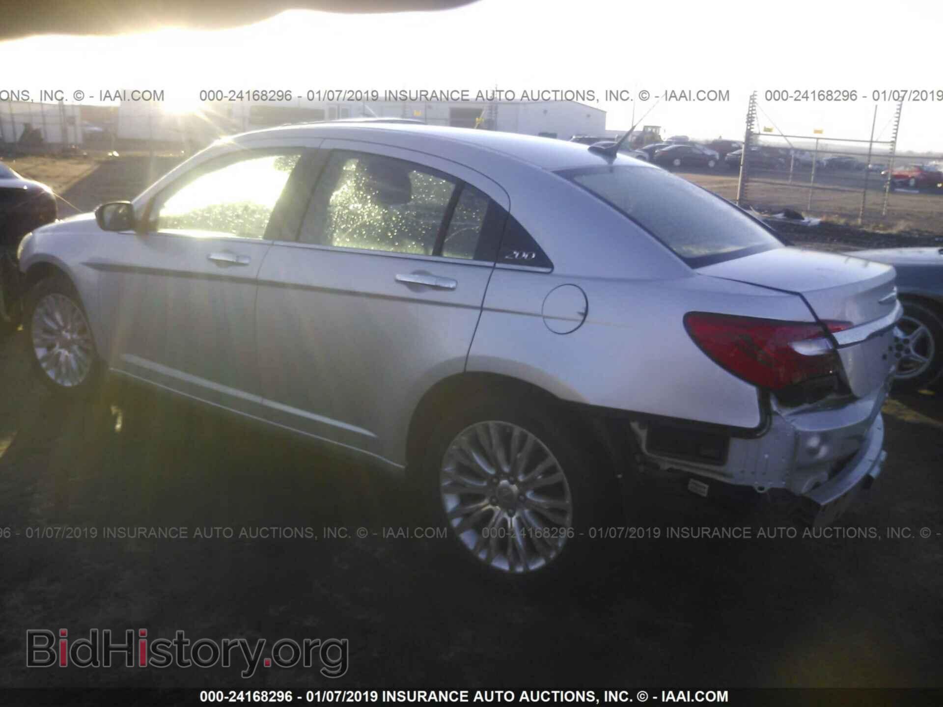 2011 CHRYSLER 200 - VIN: 1C3BC2FB2BN537175 - Photo 3