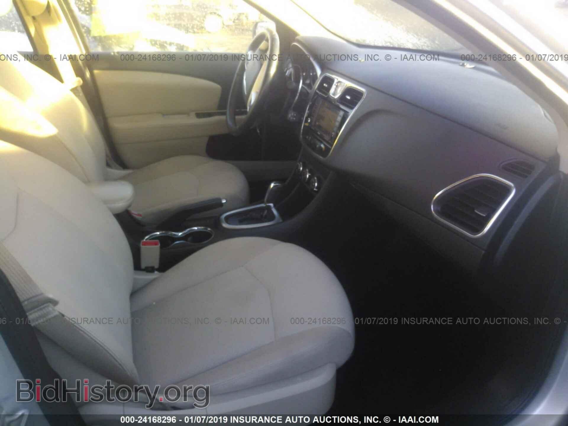 2011 CHRYSLER 200 - VIN: 1C3BC2FB2BN537175 - Photo 5