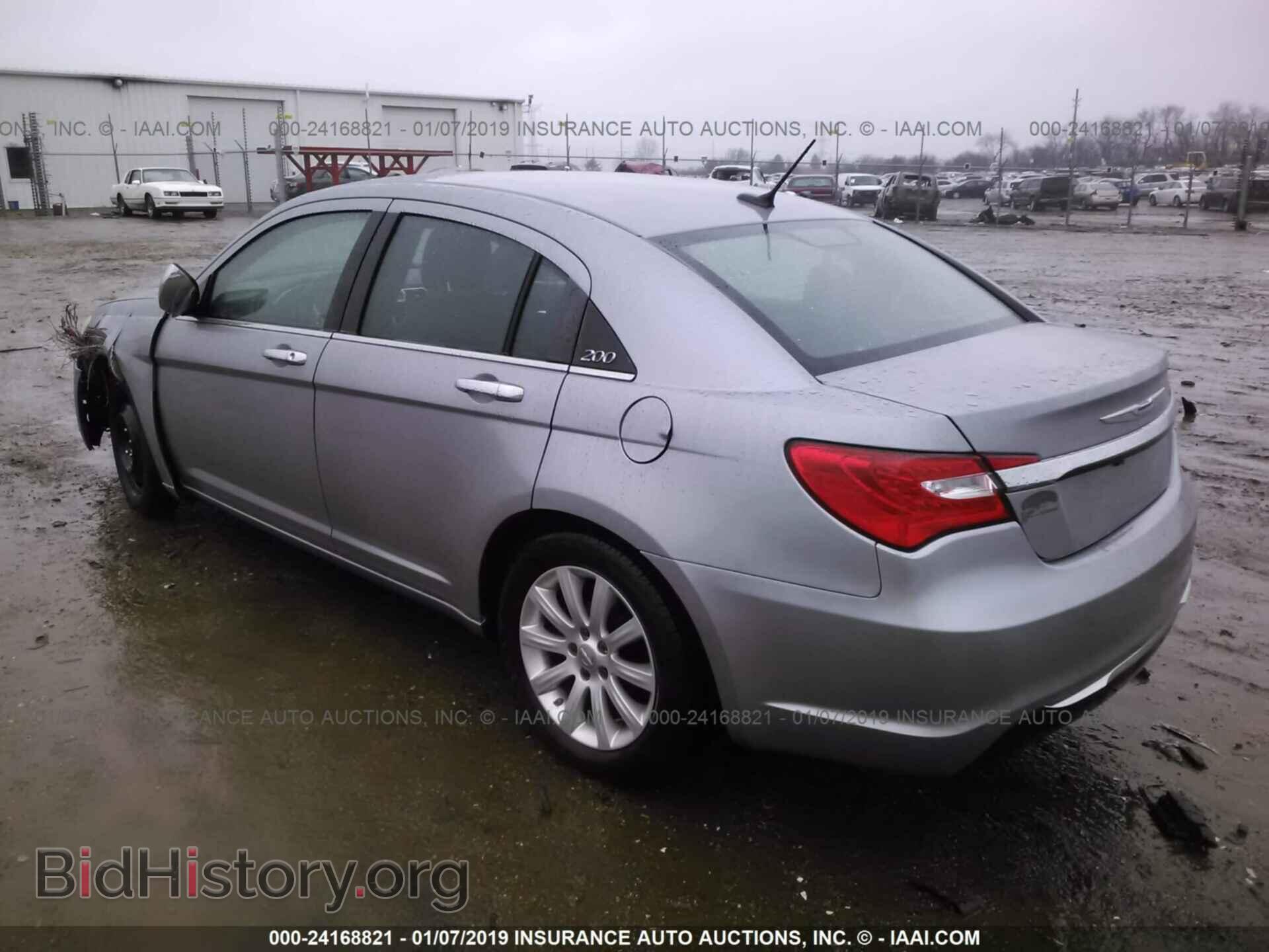 2013 CHRYSLER 200 - VIN: 1C3CCBCG8DN674810 - Фото 3