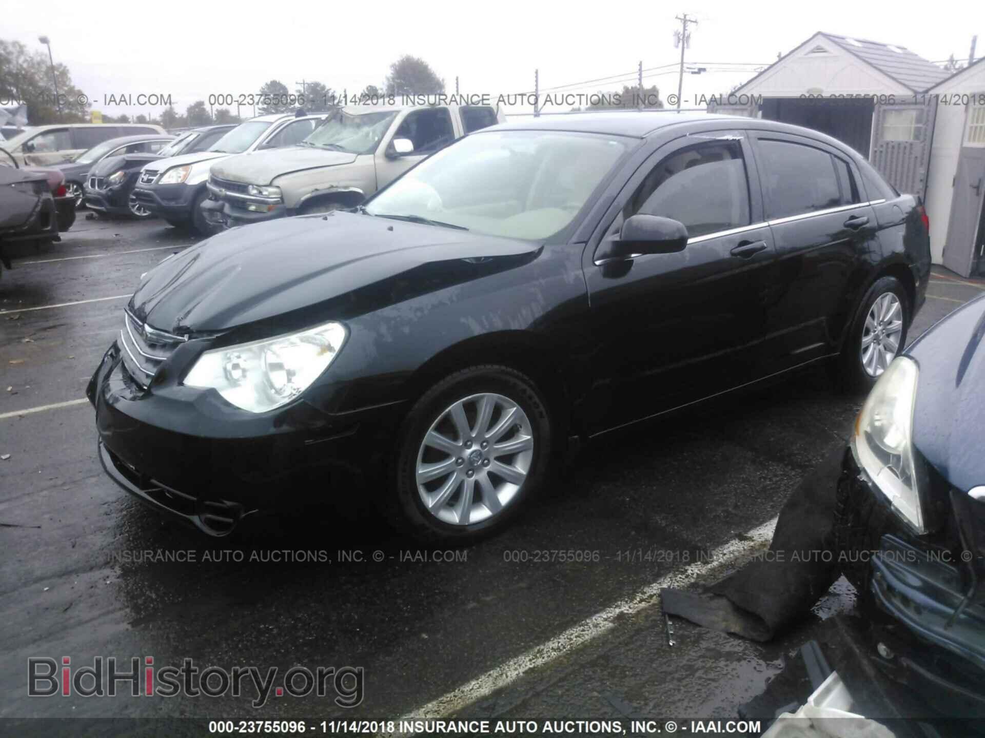 2010 CHRYSLER SEBRING - VIN: 1C3CC5FBXAN162298 - Фото 2