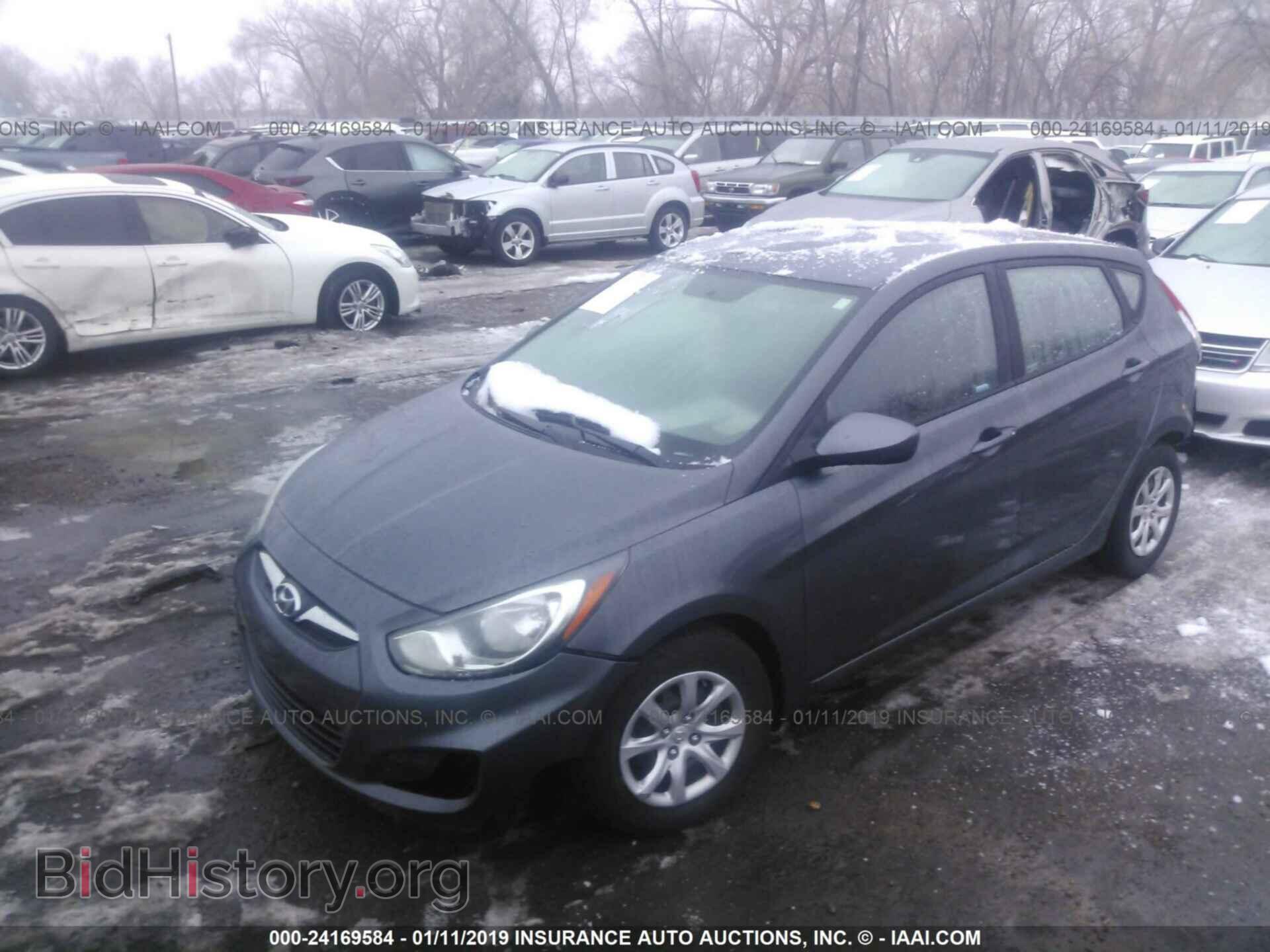 2013 HYUNDAI ACCENT - VIN: KMHCT5AE0DU092135 - Фото 2