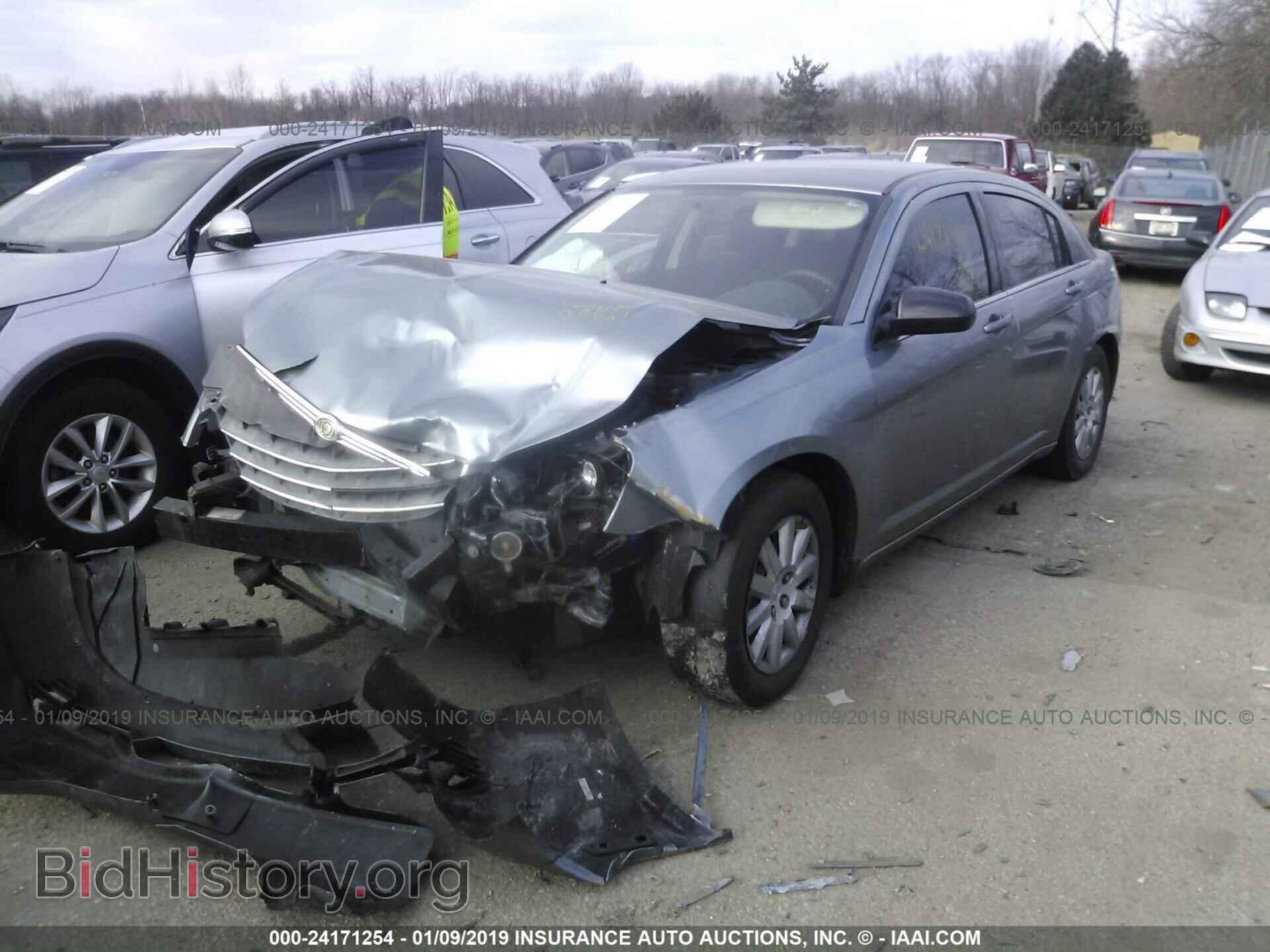 2010 CHRYSLER SEBRING - VIN: 1C3CC4FB7AN139927 - Фото 2