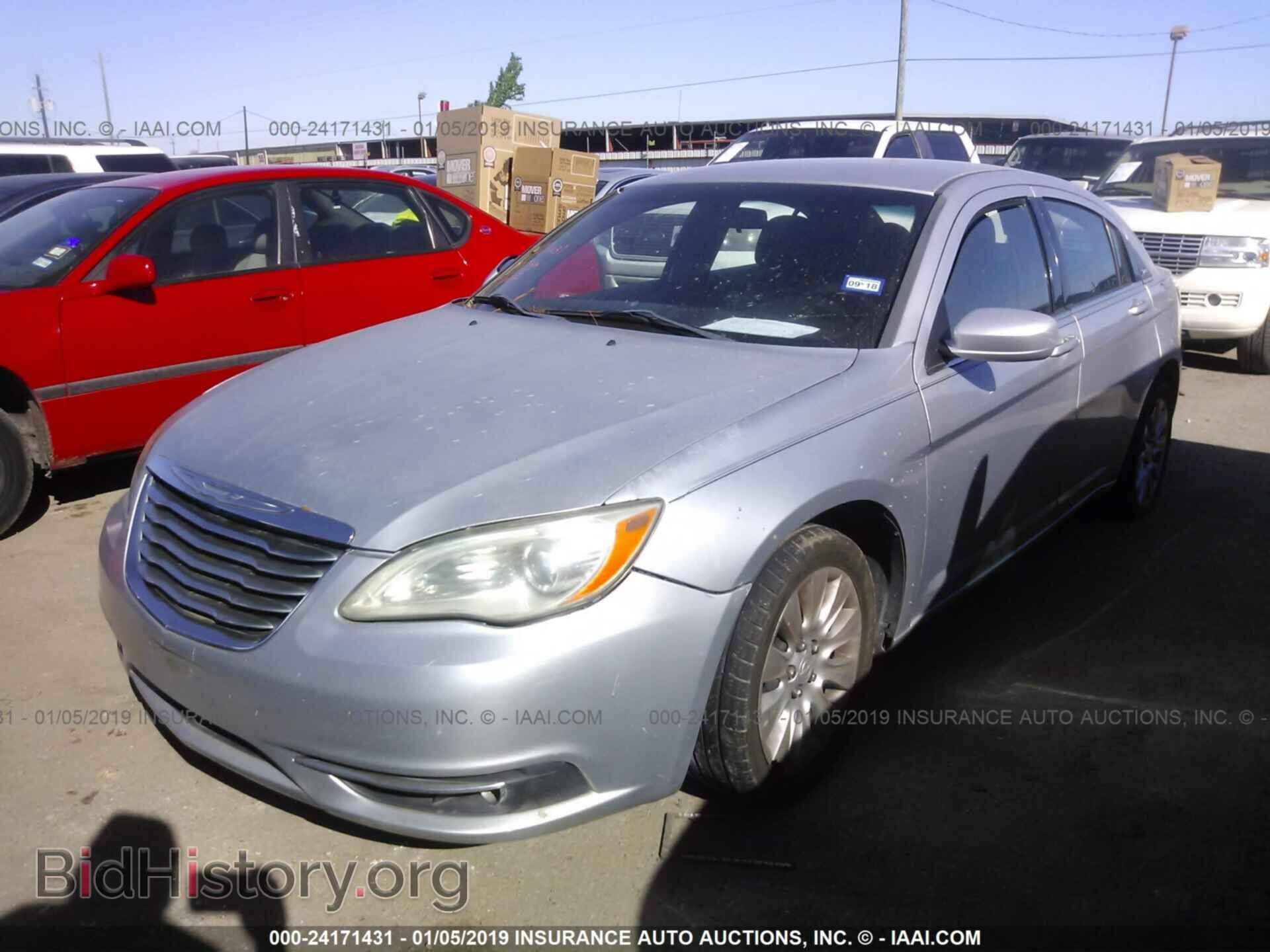 2012 CHRYSLER 200 - VIN: 1C3CCBAB4CN145019 - Фото 2