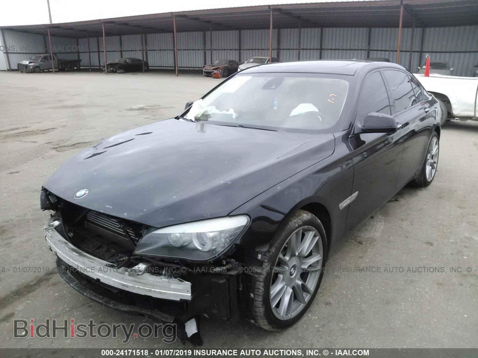 2012 BMW 750 - VIN: WBAKB8C51CC963272 - Фото 2