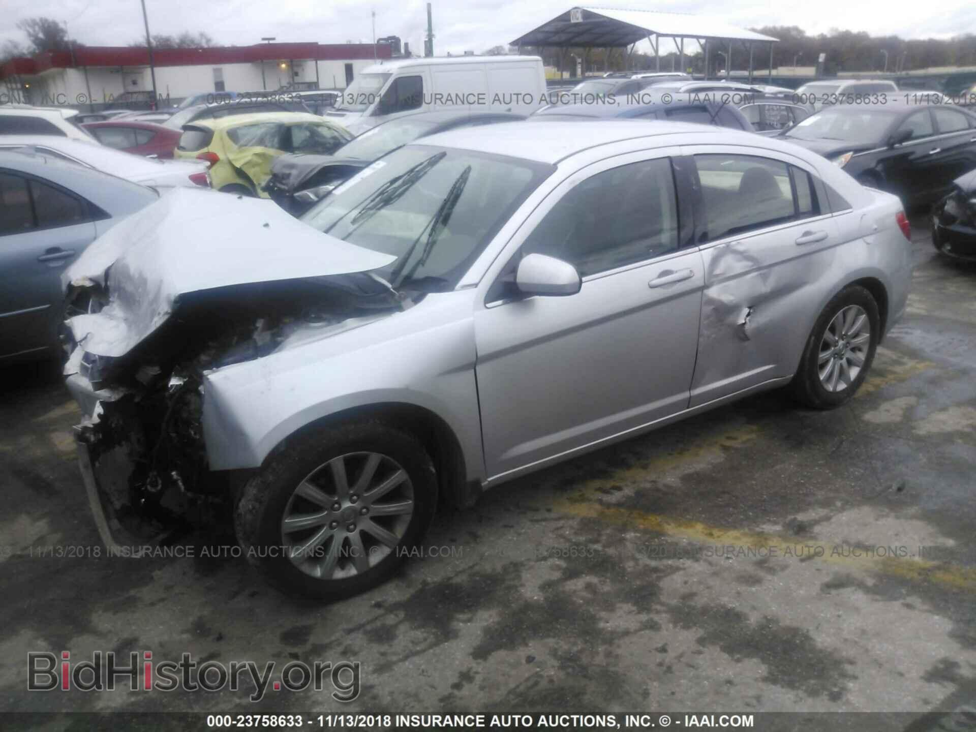 2010 CHRYSLER SEBRING - VIN: 1C3CC5FB7AN133714 - Фото 2