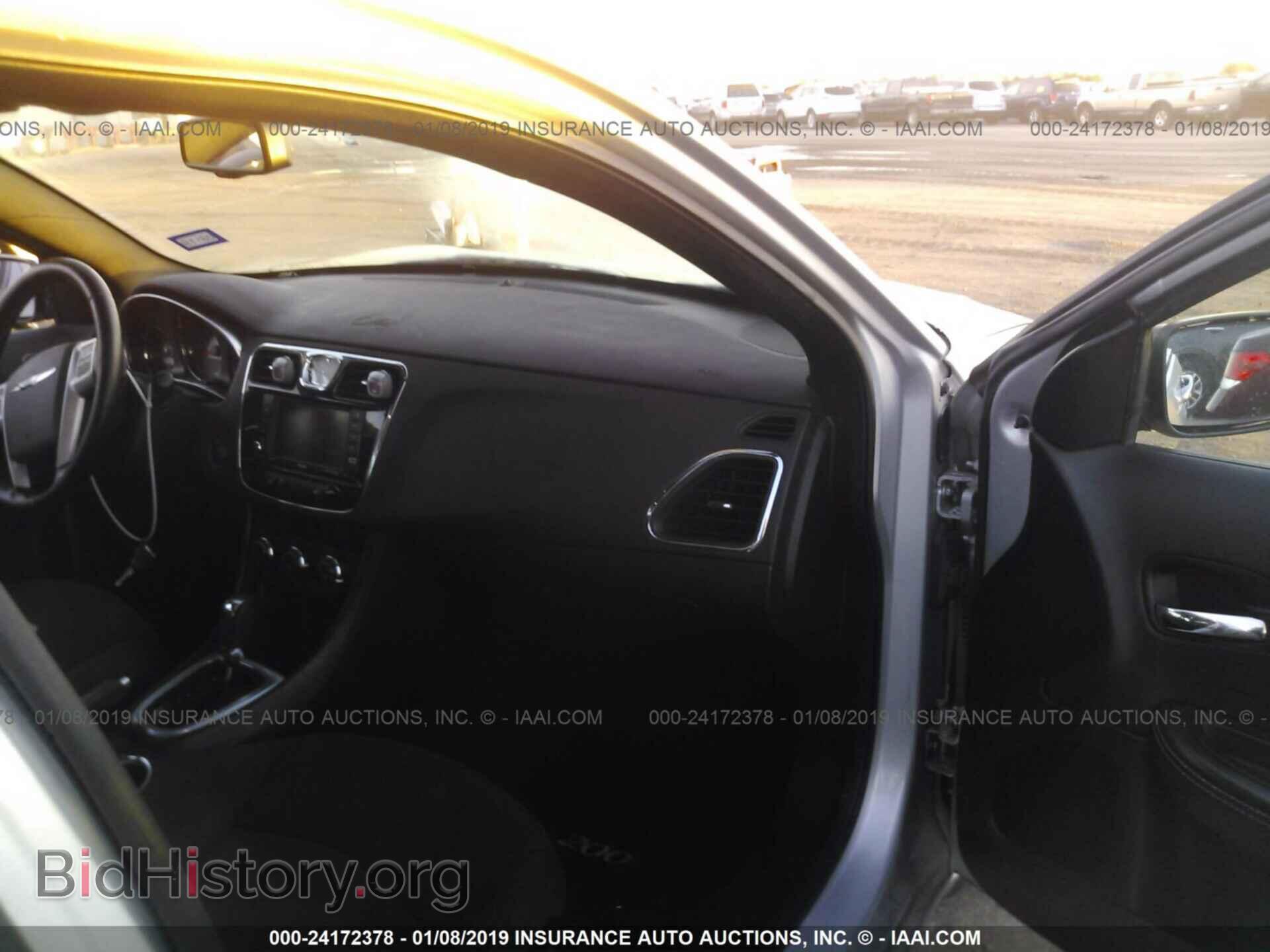 2012 CHRYSLER 200 - VIN: 1C3CCBCB5CN166538 - Фото 5