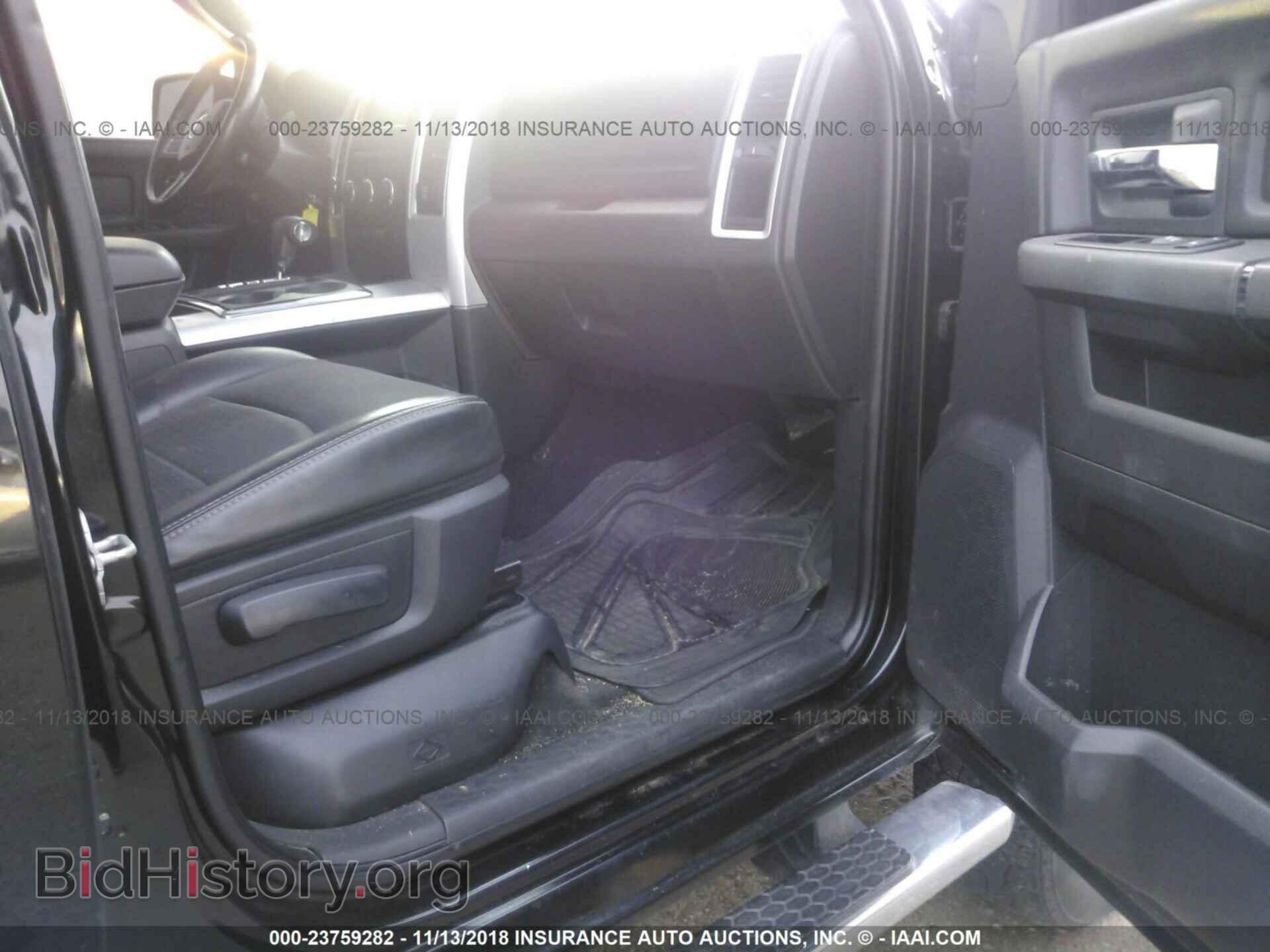 2005 CHRYSLER 300C - VIN: 2C3AA63H85H563620 - Фото 5