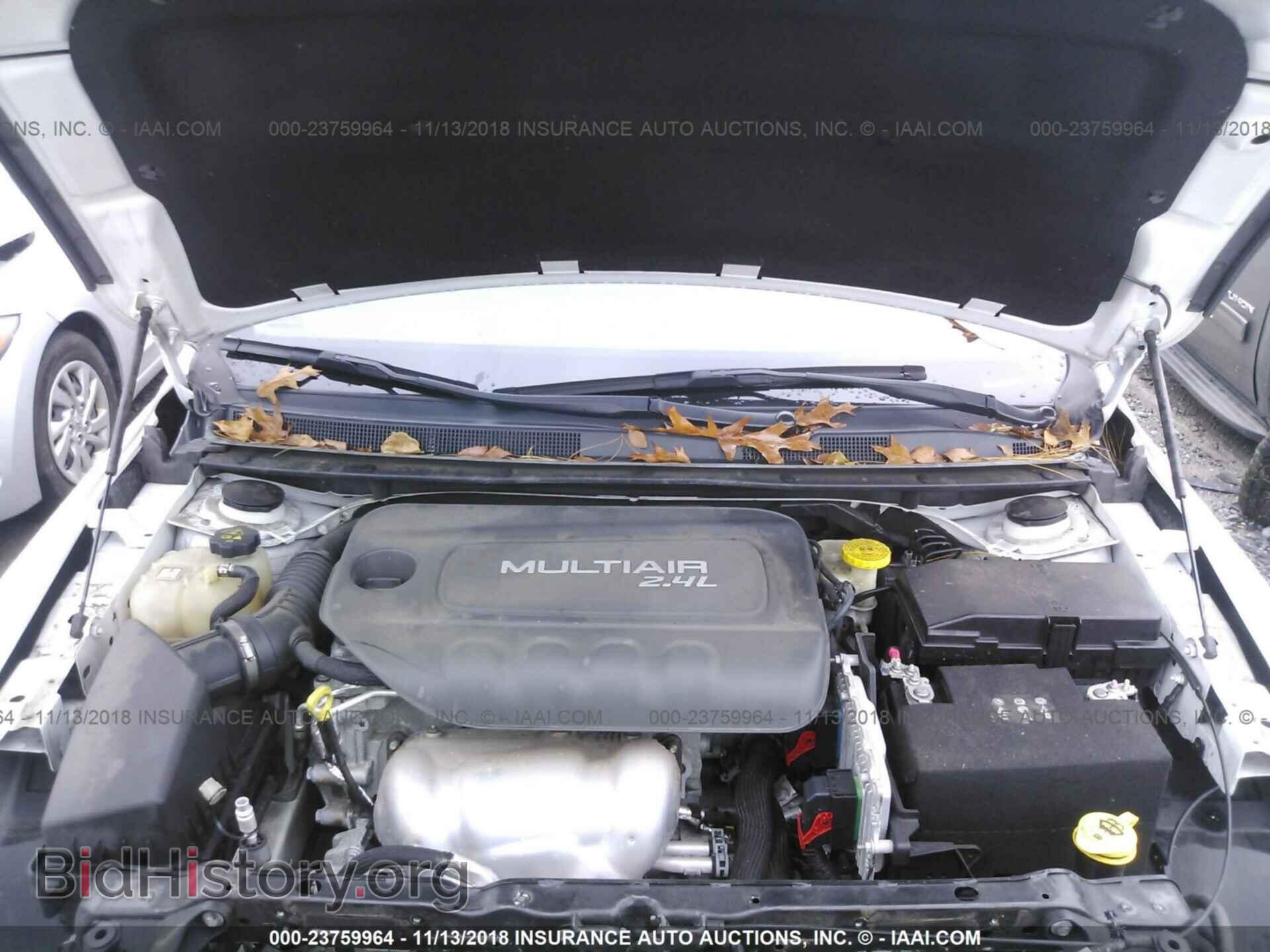 2016 CHRYSLER 200 - VIN: 1C3CCCAB1GN108845 - Фото 10