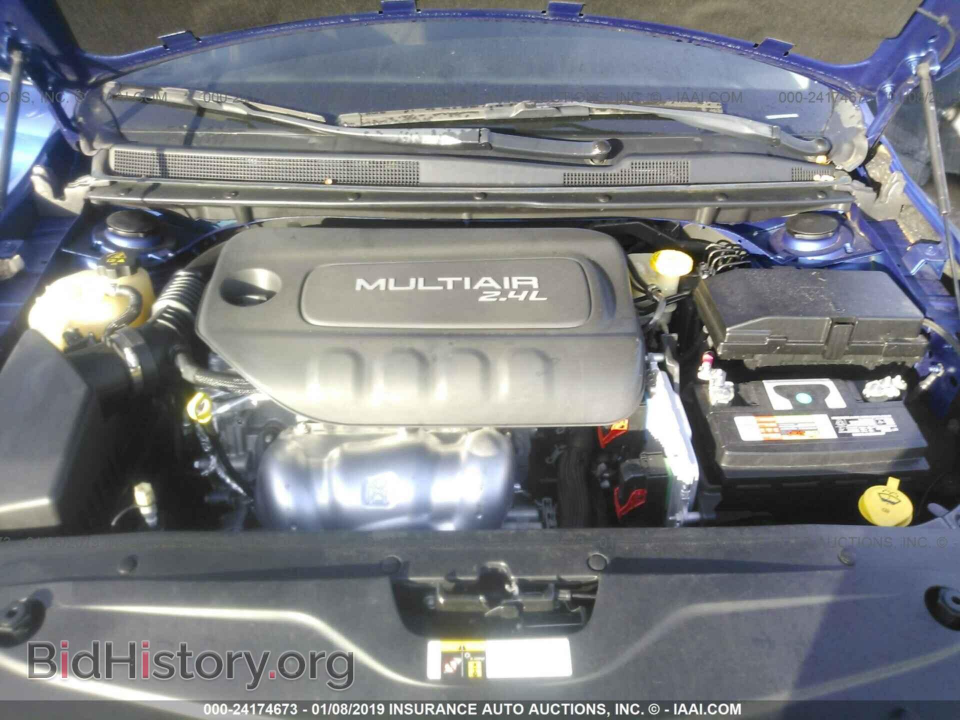 2016 CHRYSLER 200 - VIN: 1C3CCCAB3GN144200 - Фото 10