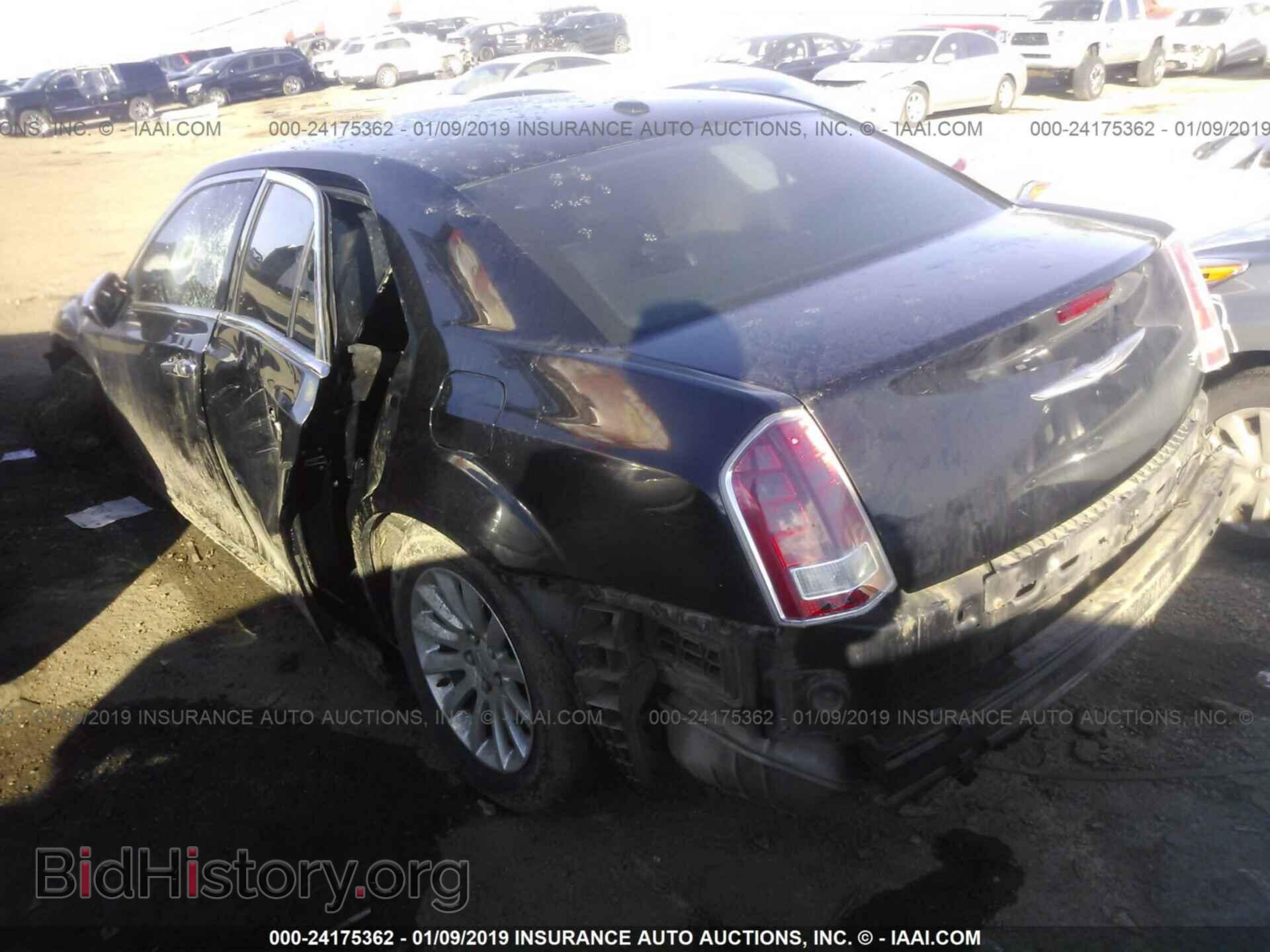 2013 CHRYSLER 300 - VIN: 2C3CCAAG4DH504529 - Фото 3
