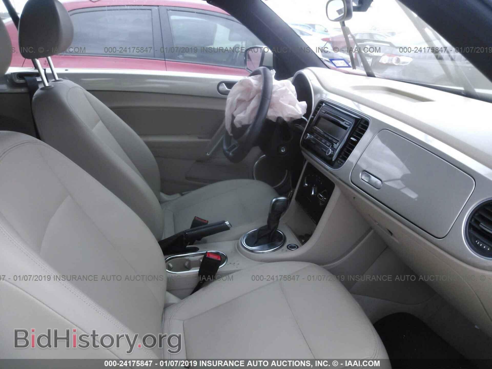 2013 VOLKSWAGEN BEETLE - VIN: 3VW5X7AT1DM829355 - Фото 5