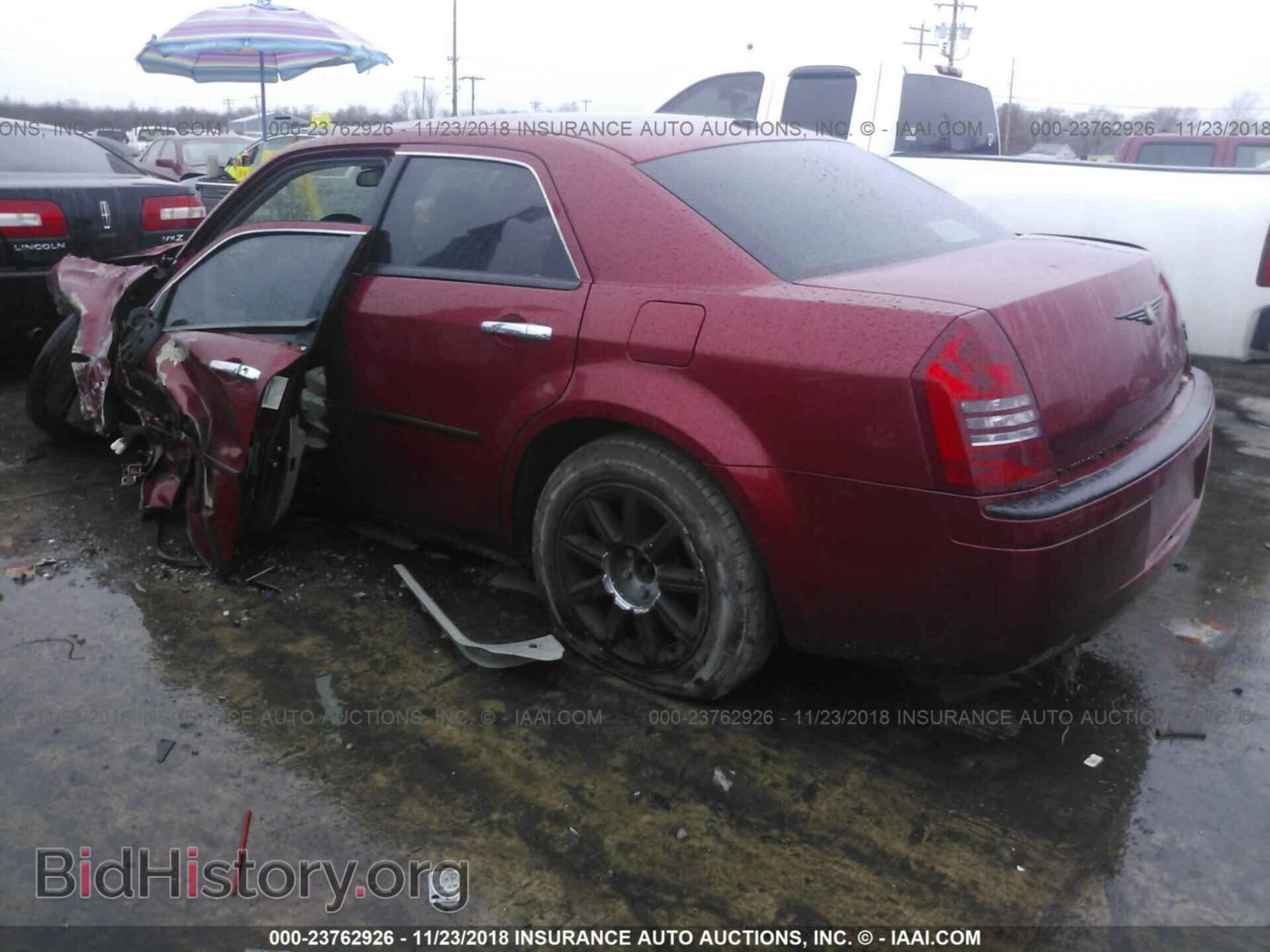 2007 CHRYSLER 300C - VIN: 2C3KA63H07H897194 - Фото 3