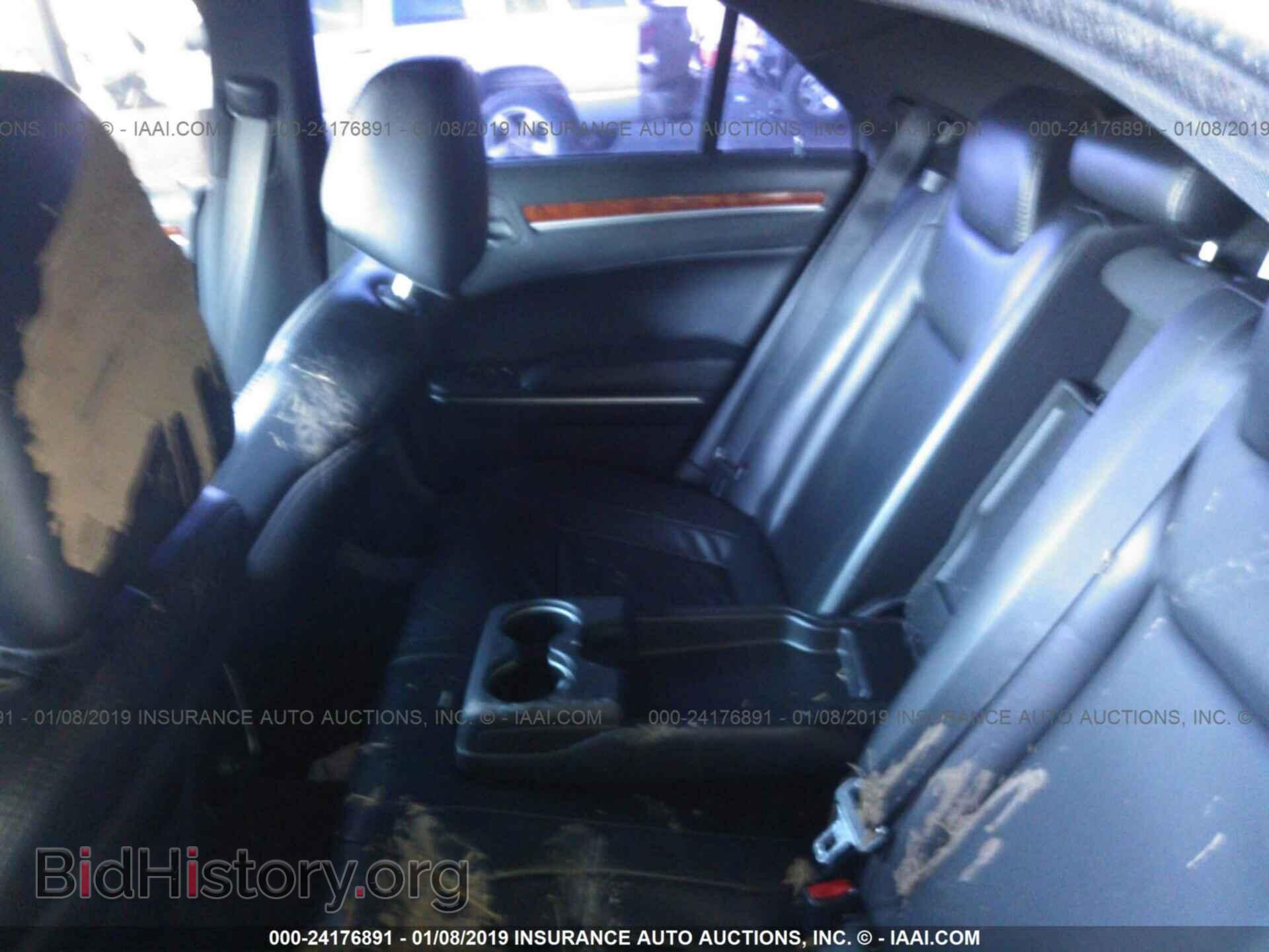 2014 CHRYSLER 300 - VIN: 2C3CCAAG3EH372946 - Фото 8