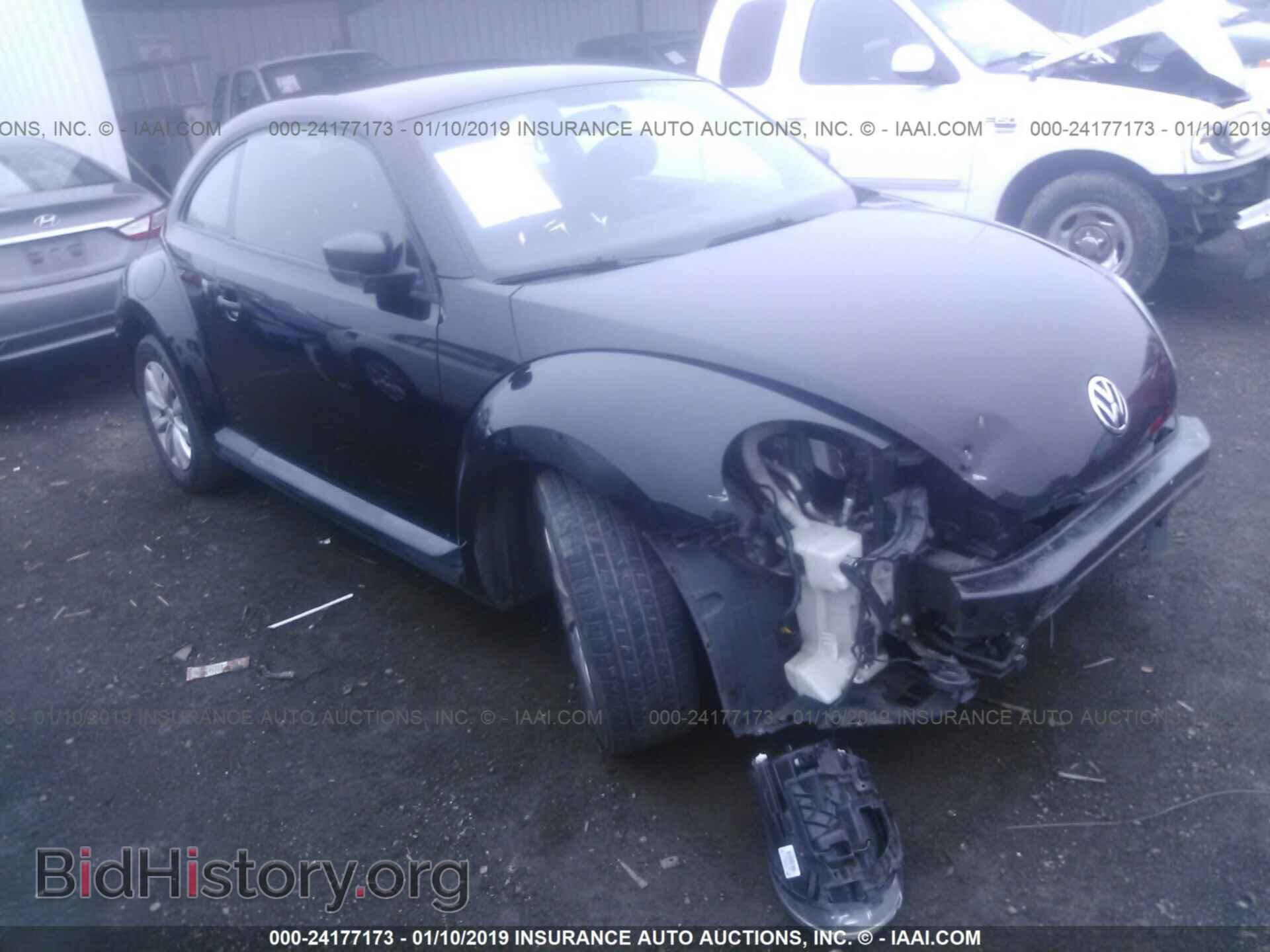 Photo 3VWFP7AT3DM663988 - VOLKSWAGEN BEETLE 2013