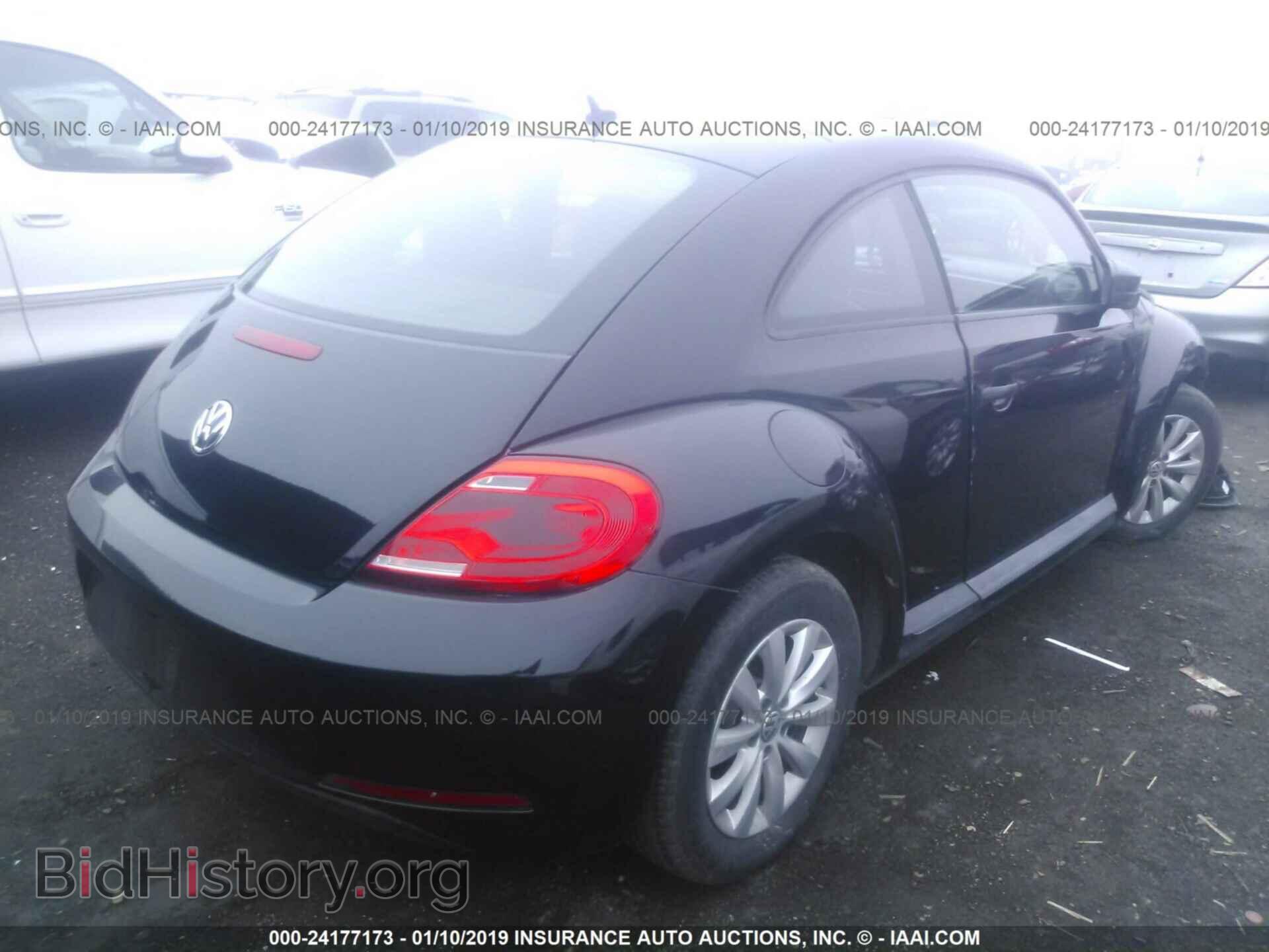 2013 VOLKSWAGEN BEETLE - VIN: 3VWFP7AT3DM663988 - Фото 4