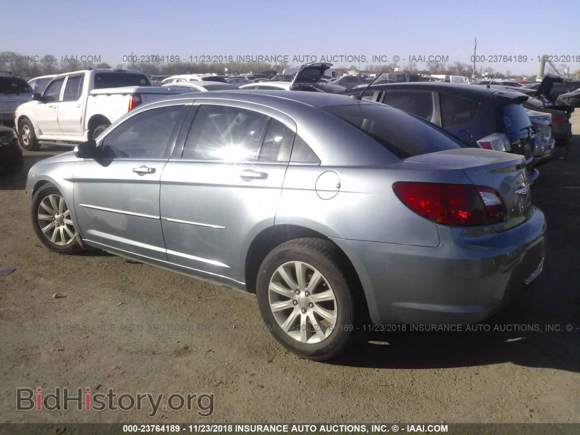 2010 CHRYSLER SEBRING - VIN: 1C3CC5FB8AN147184 - Фото 3