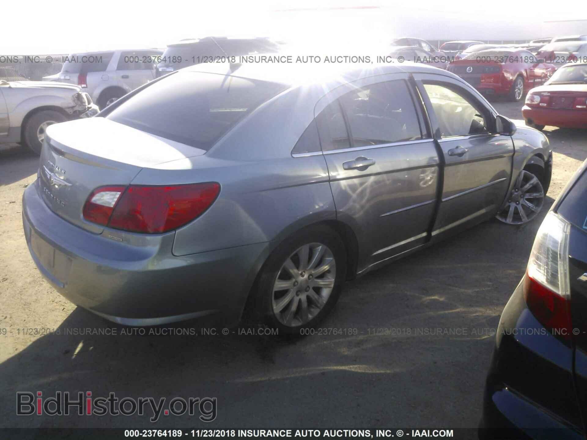 2010 CHRYSLER SEBRING - VIN: 1C3CC5FB8AN147184 - Фото 4