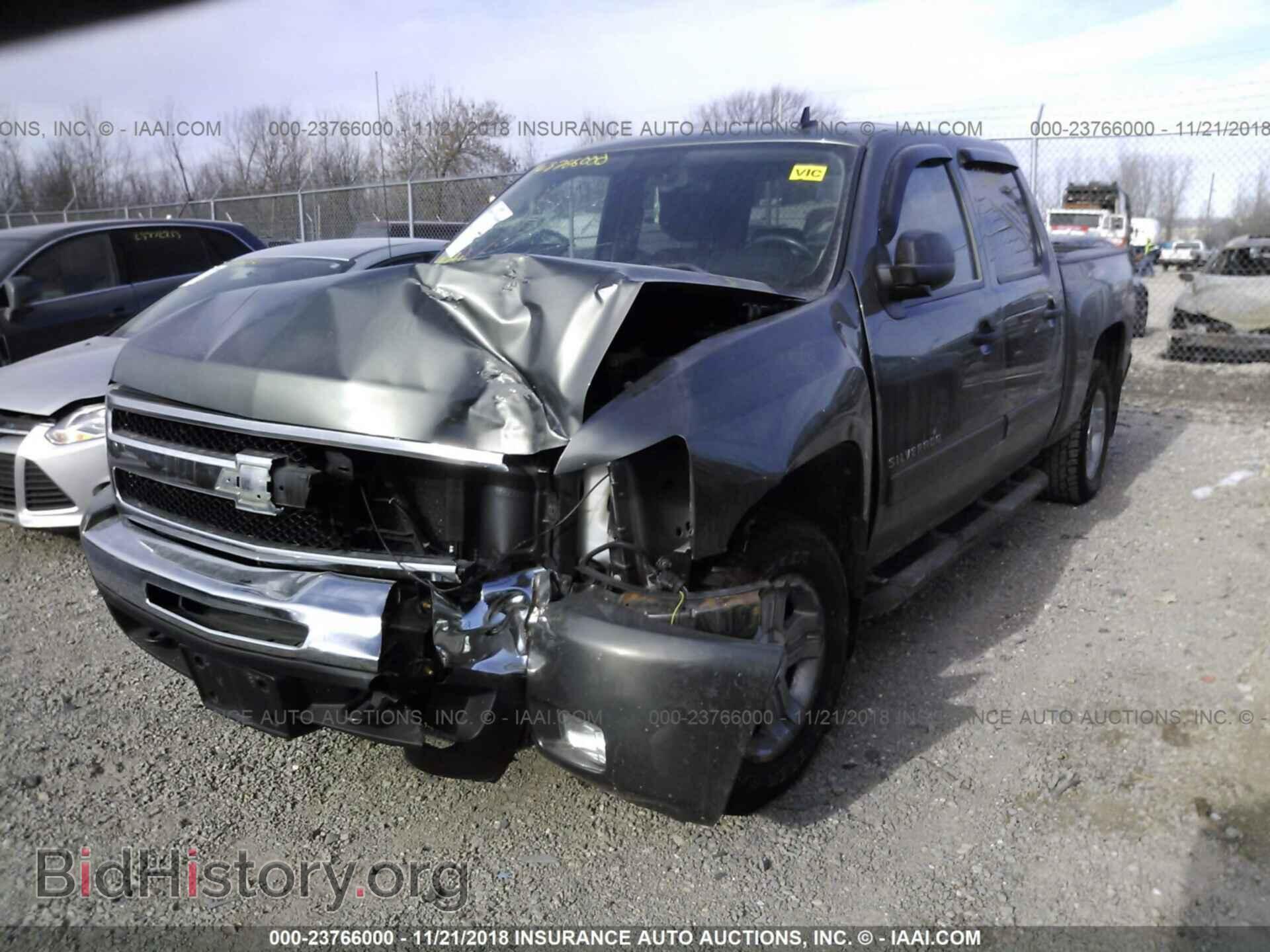 2011 CHEVROLET SILVERADO - VIN: 3GCPKSE31BG239594 - Фото 2