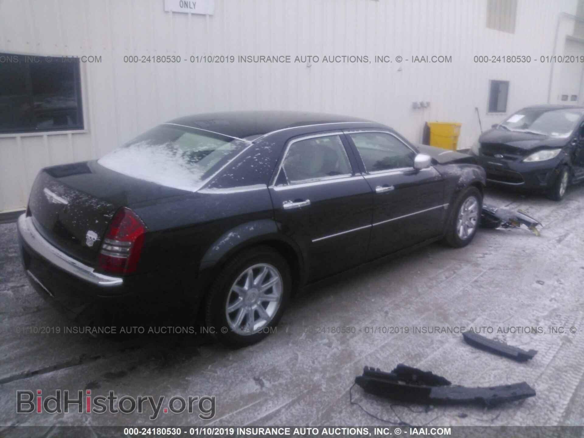 2005 CHRYSLER 300C - VIN: 2C3JA63H65H110807 - Фото 4