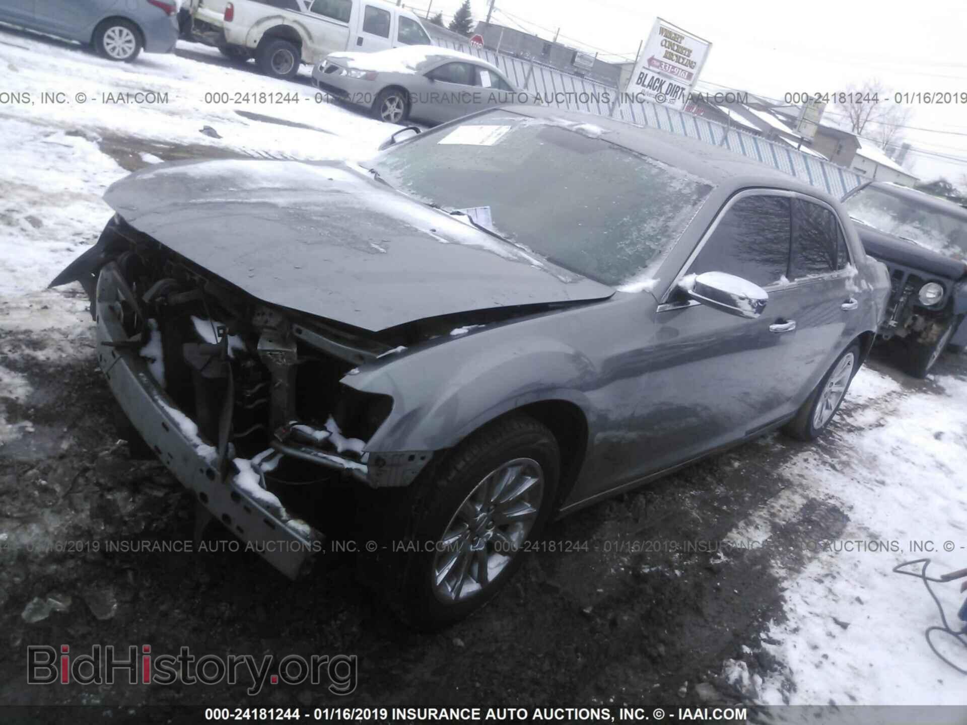 2011 CHRYSLER 300 - VIN: 2C3CA5CG3BH563630 - Фото 2