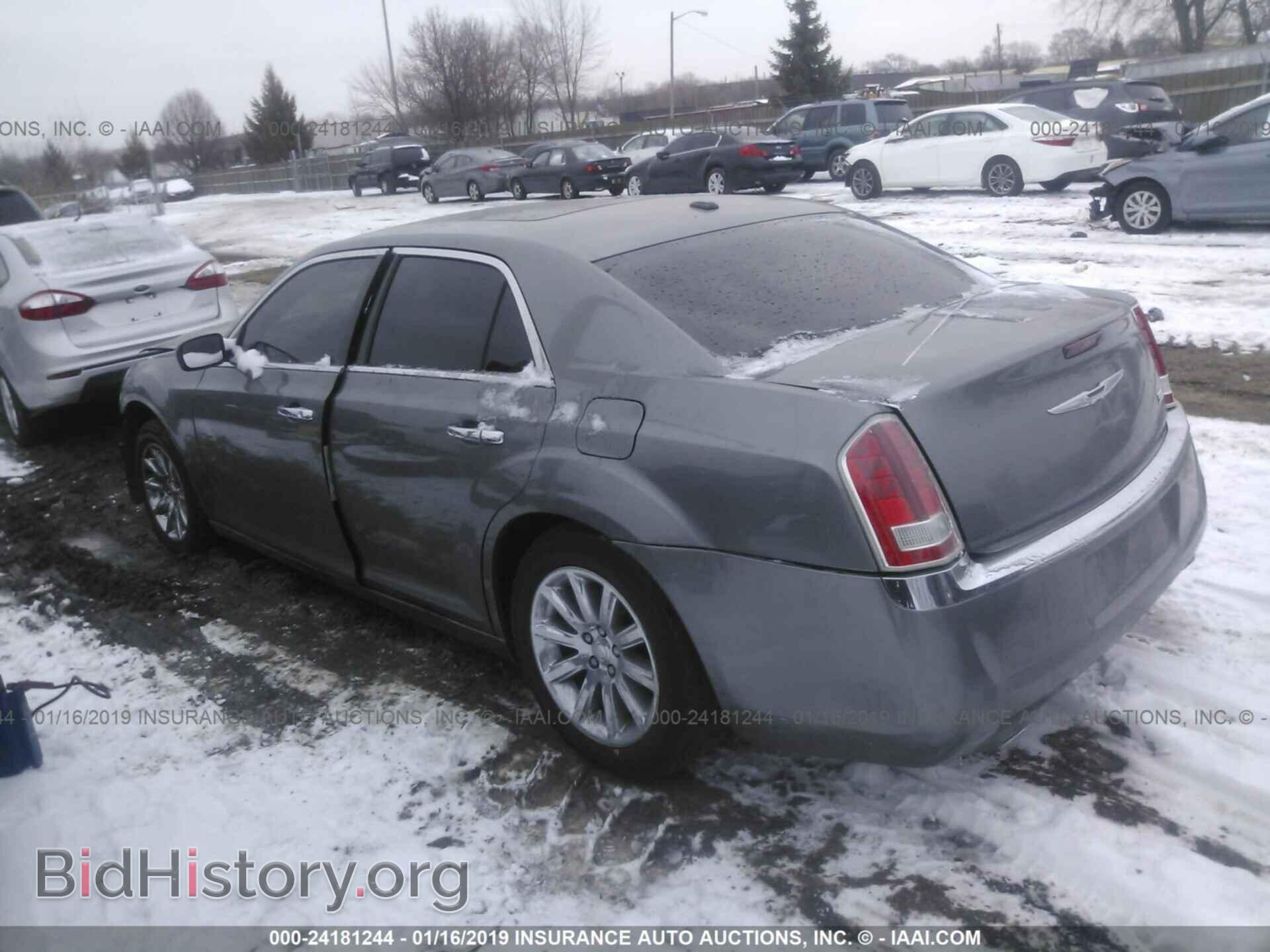 2011 CHRYSLER 300 - VIN: 2C3CA5CG3BH563630 - Фото 3