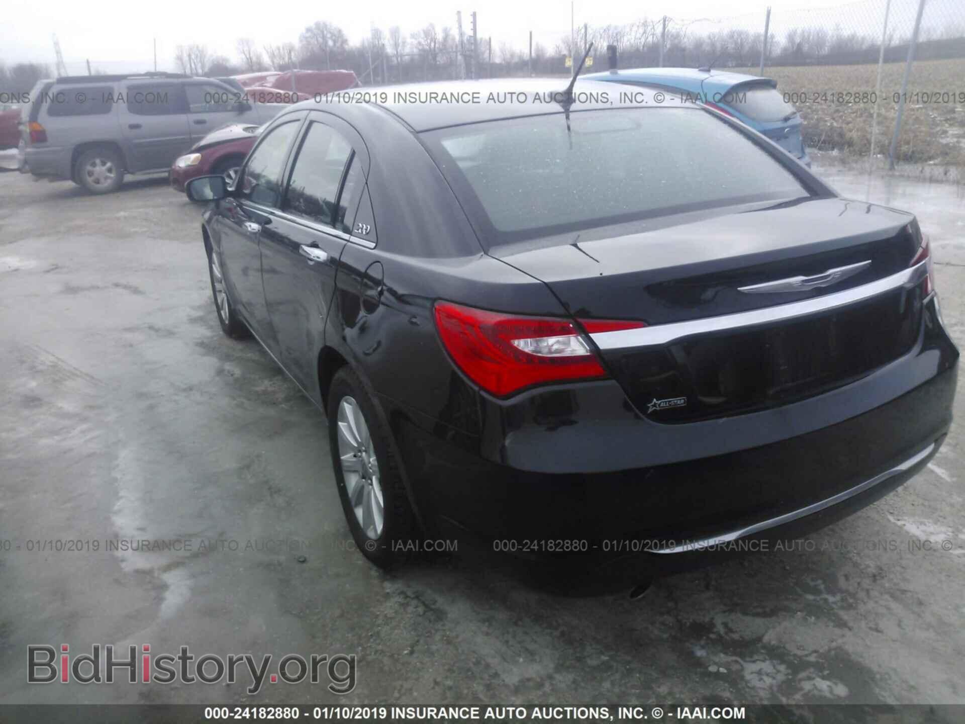 2013 CHRYSLER 200 - VIN: 1C3CCBCGXDN592982 - Фото 3