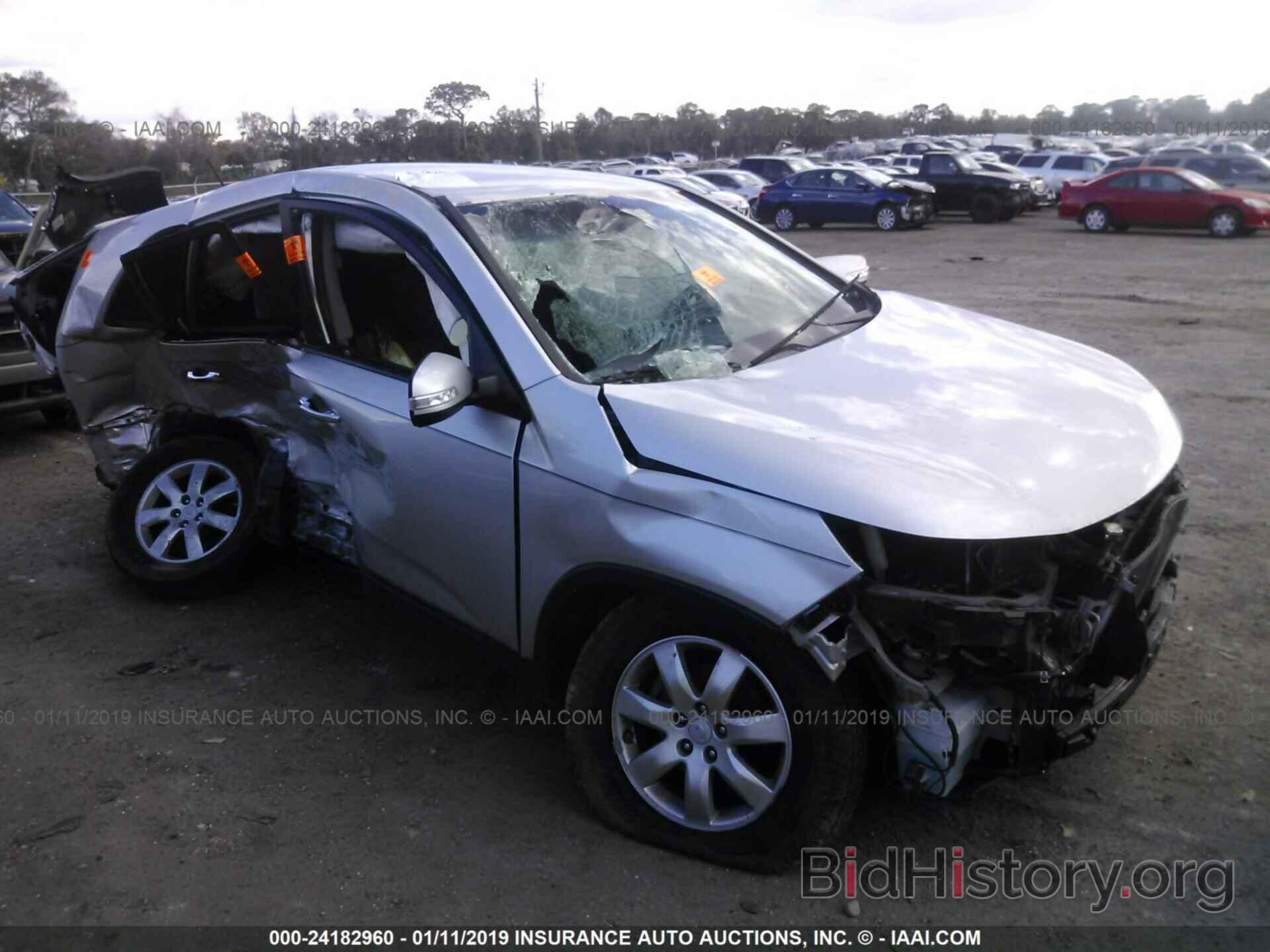 Photo 5XYKT3A17BG121338 - KIA SORENTO 2011