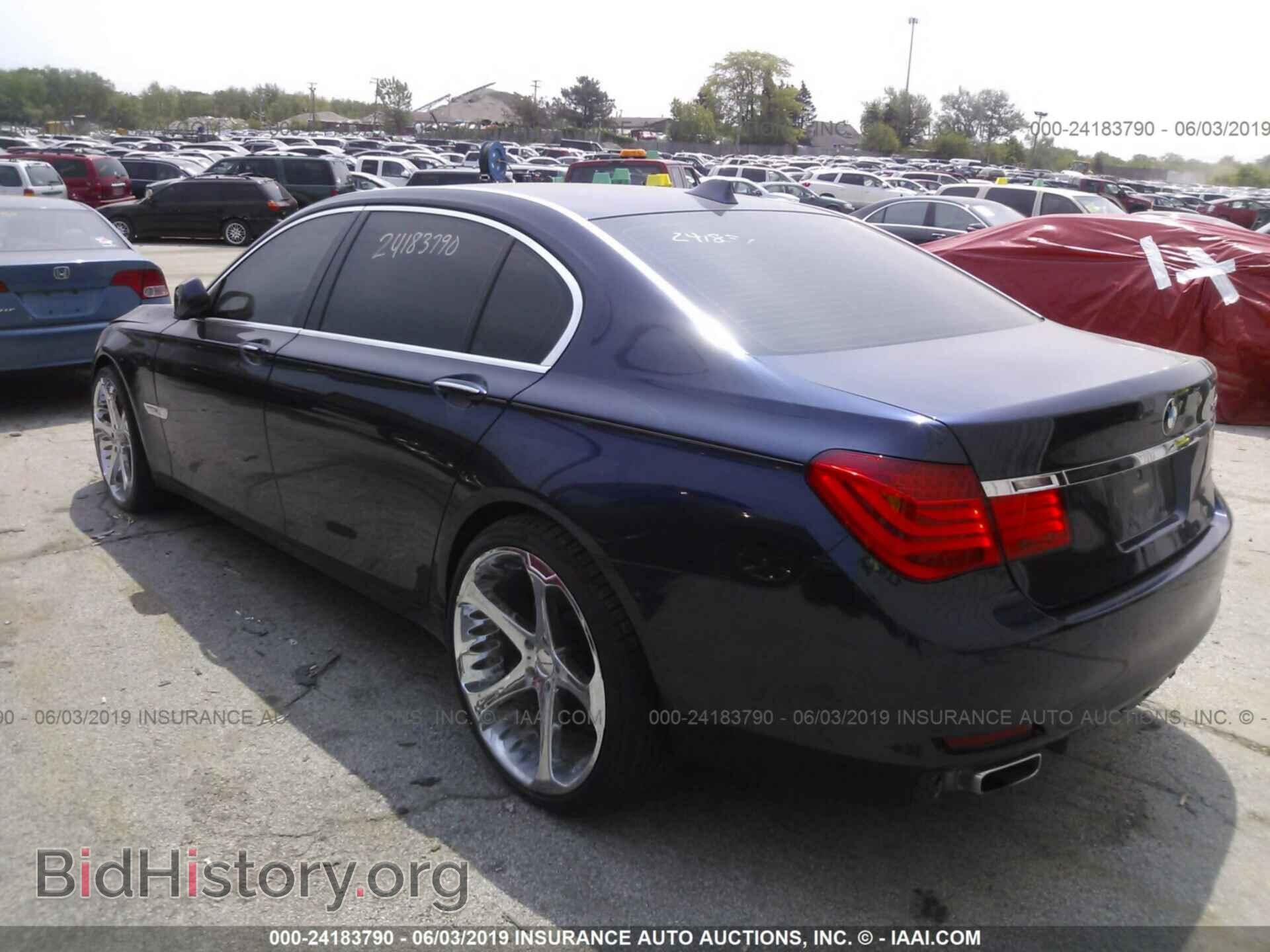 2009 BMW 750 - VIN: WBAKB83509CY60823 - Фото 3