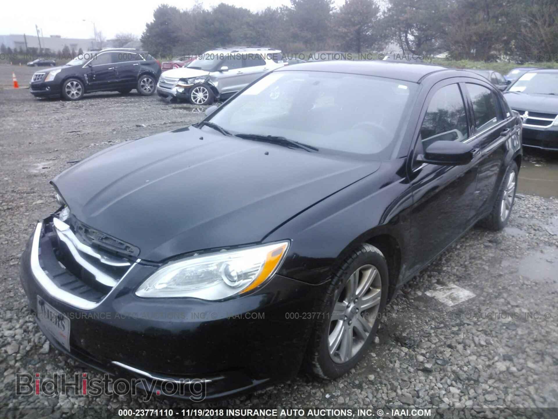 2013 CHRYSLER 200 - VIN: 1C3CCBAB6DN762407 - Фото 2