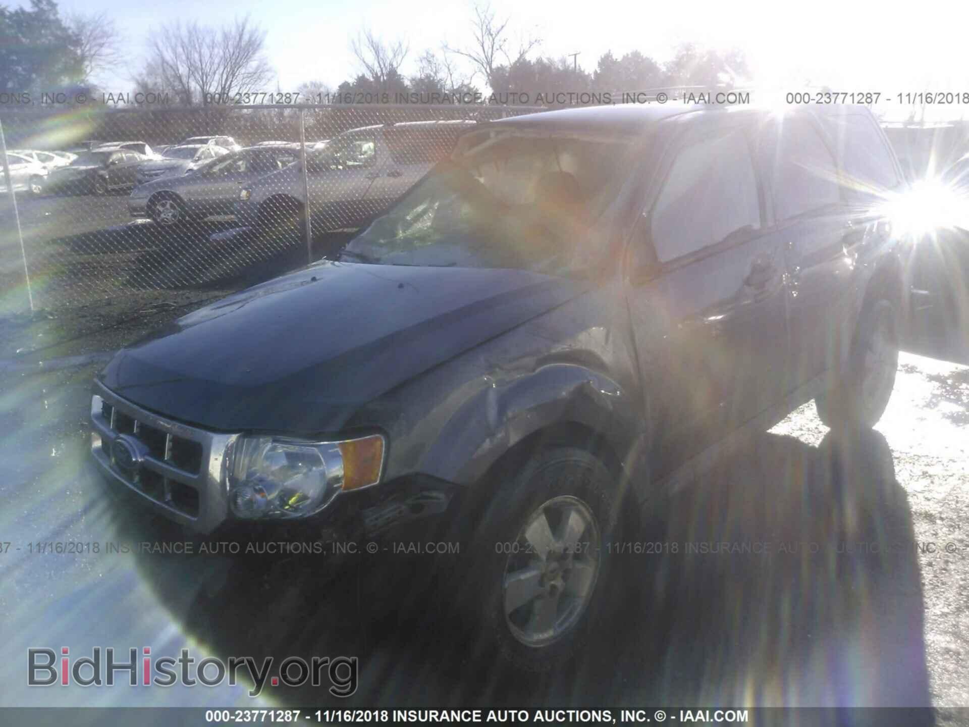 2011 FORD ESCAPE - VIN: 1FMCU9DG4BKB20030 - Photo 2
