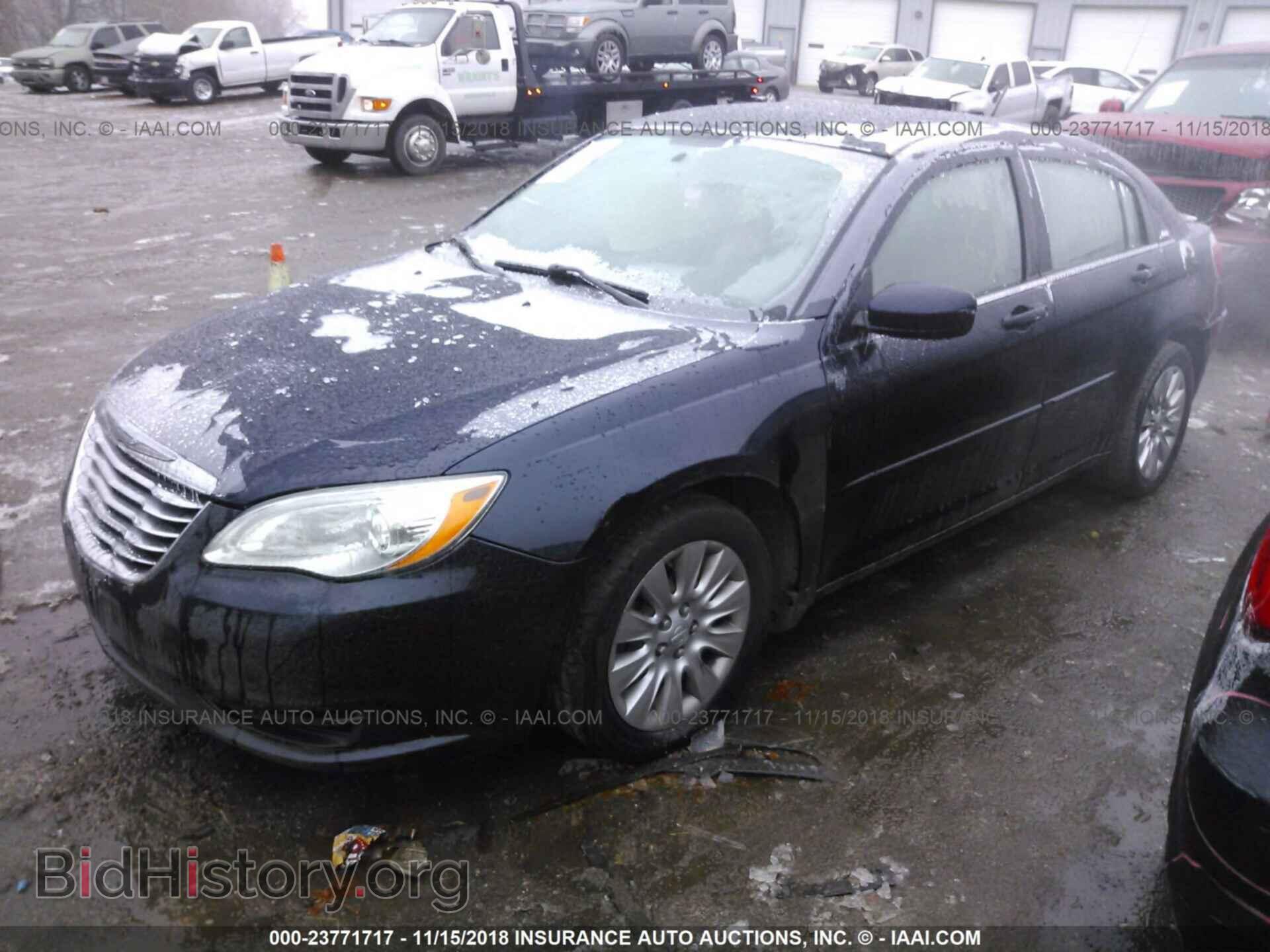 2012 CHRYSLER 200 - VIN: 1C3CCBAG3CN246161 - Фото 2