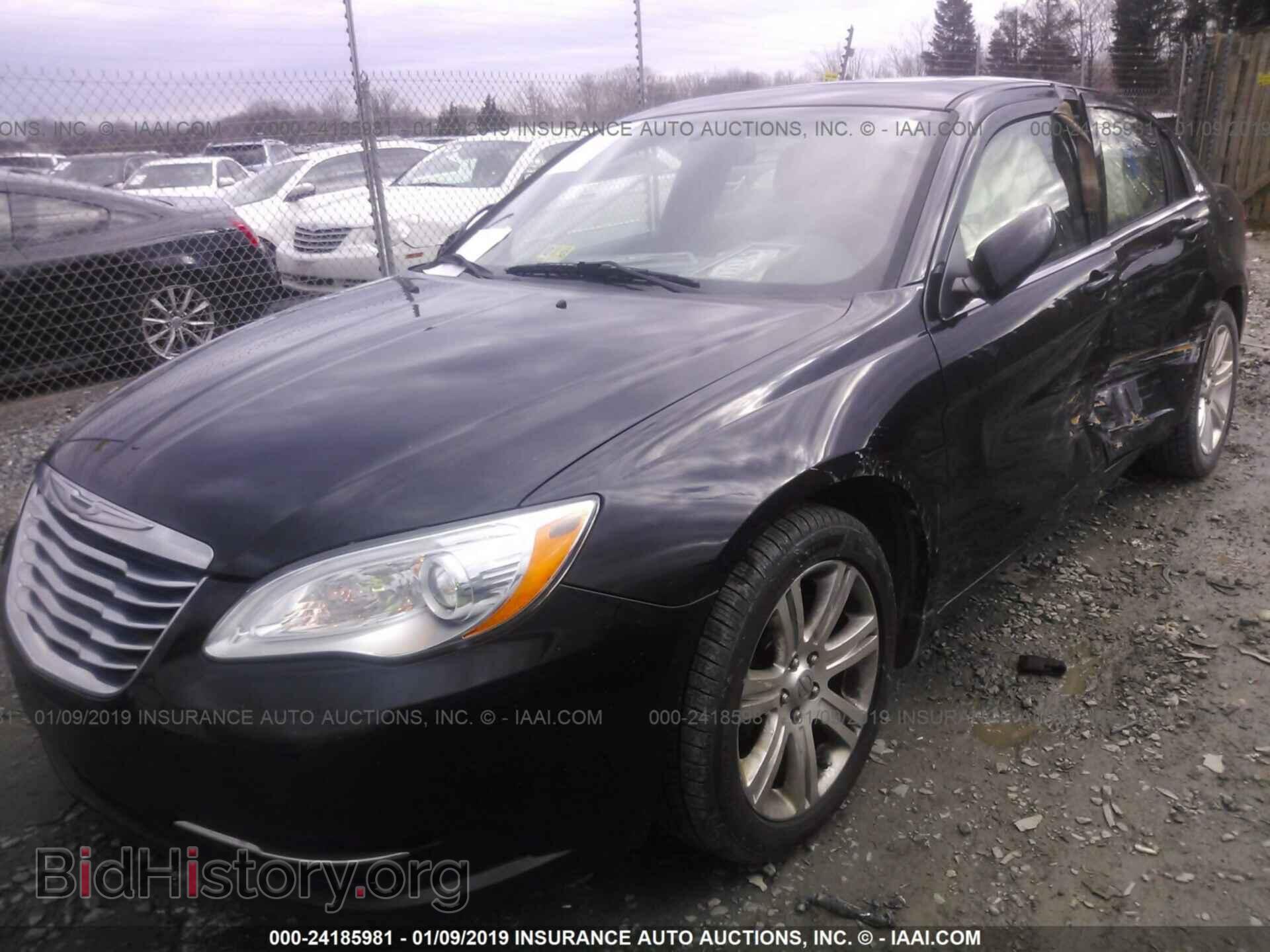 2013 CHRYSLER 200 - VIN: 1C3CCBBB7DN618895 - Photo 2