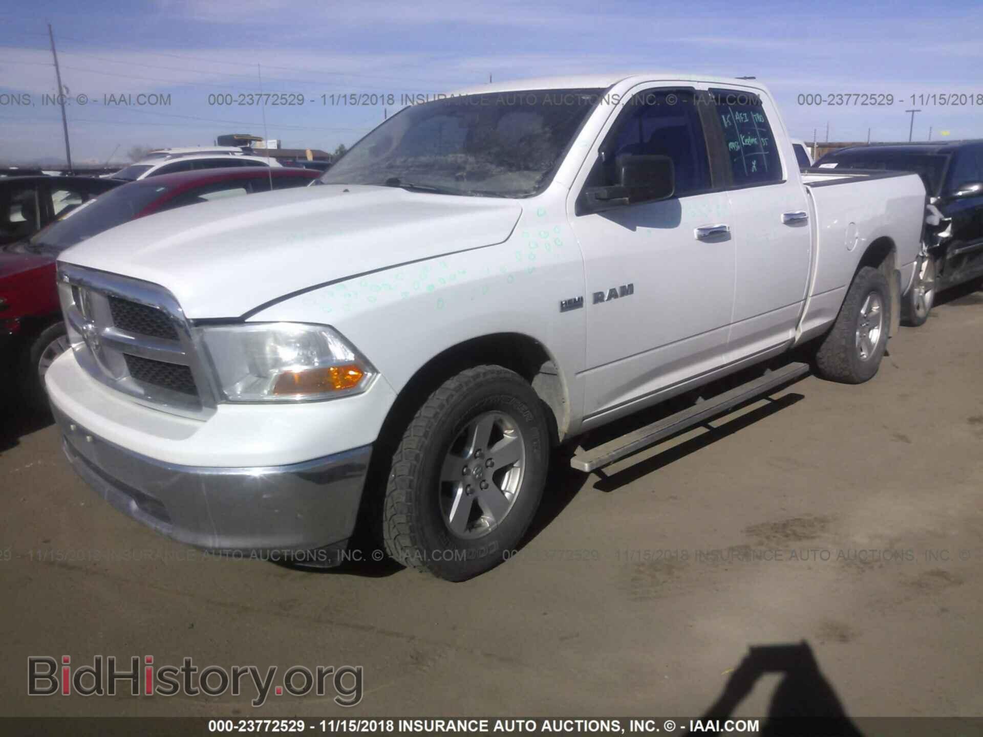 2010 DODGE RAM 1500 - VIN: 1D7RV1GT0AS257475 - Фото 2